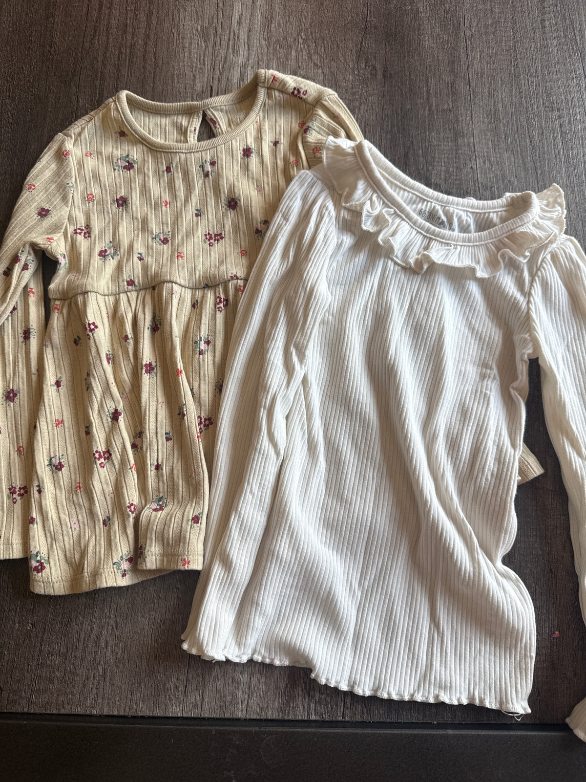 #145- Size 4T long sleeve shirt light