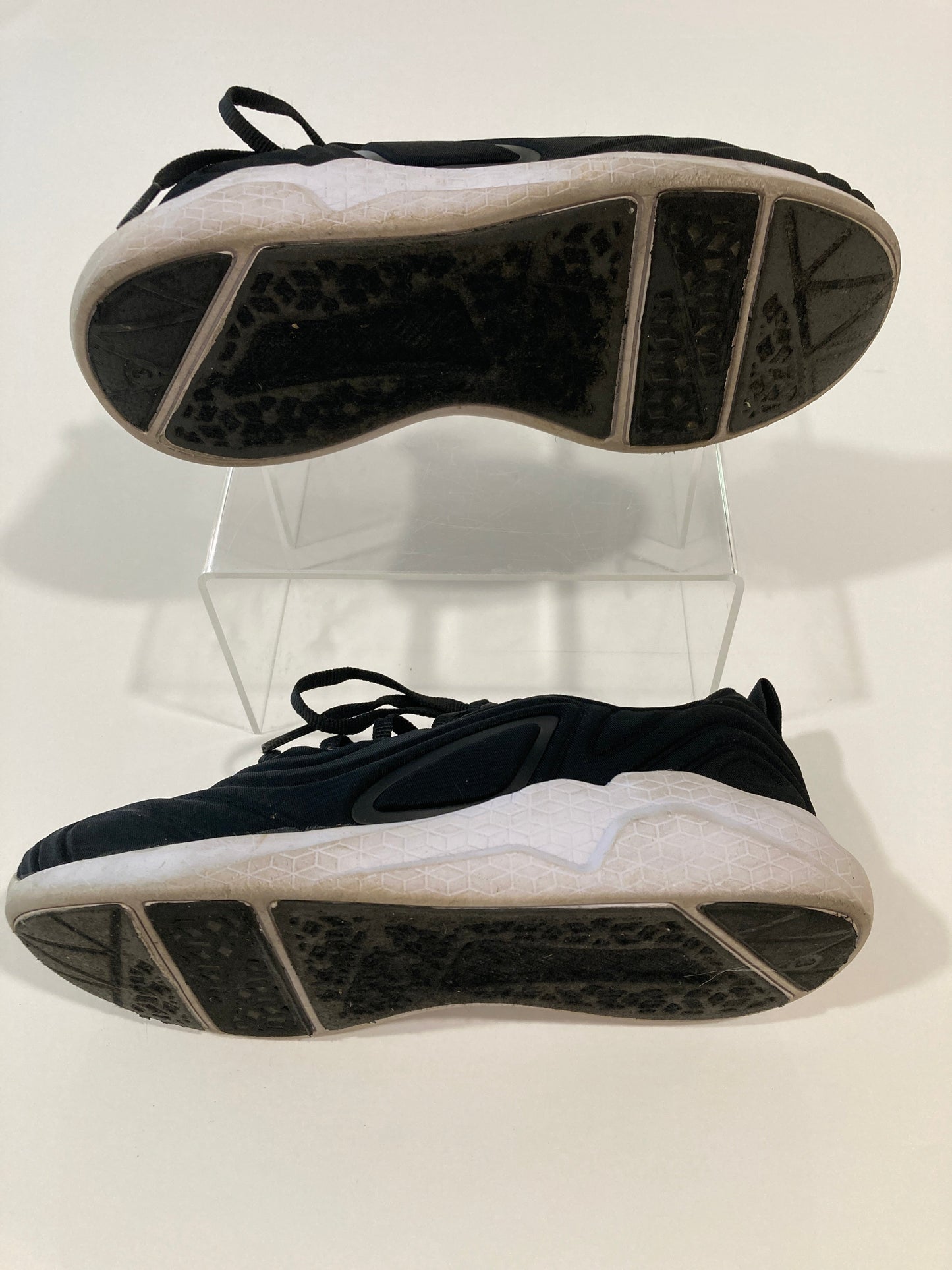 #119-REDUCED!!-Denali Brand Sneaker size 3 big kid