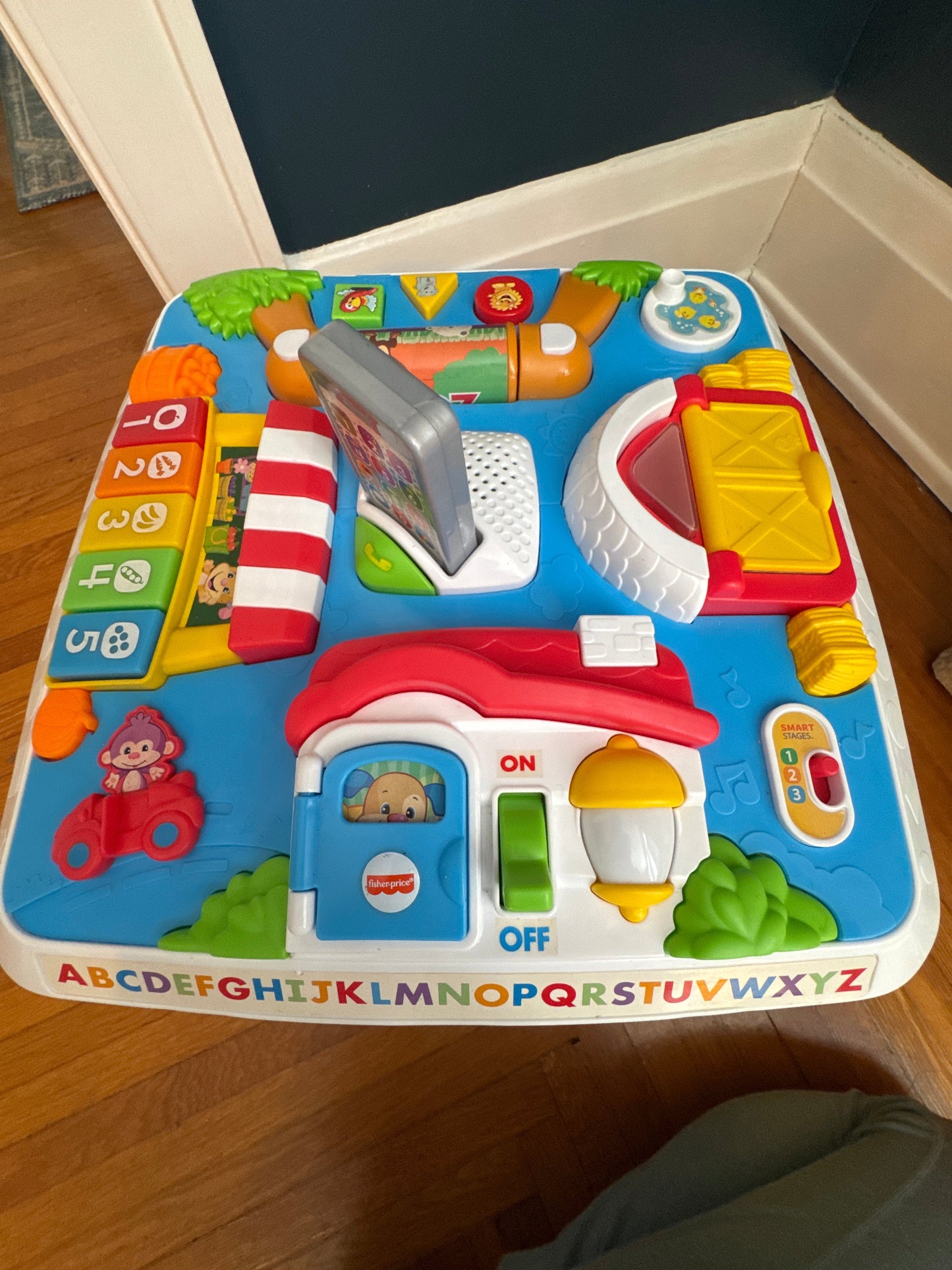 Seller #127 Fisher-Price Laugh & Learn Table
