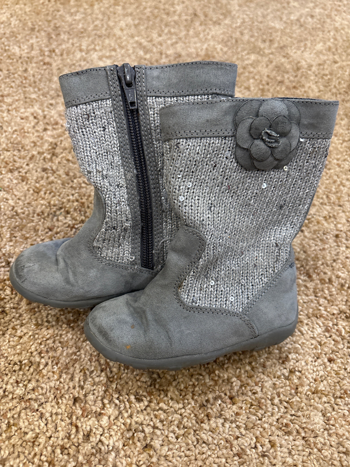 #47, Stride Rite grey with sweater detail/suede boots Kids Size 5