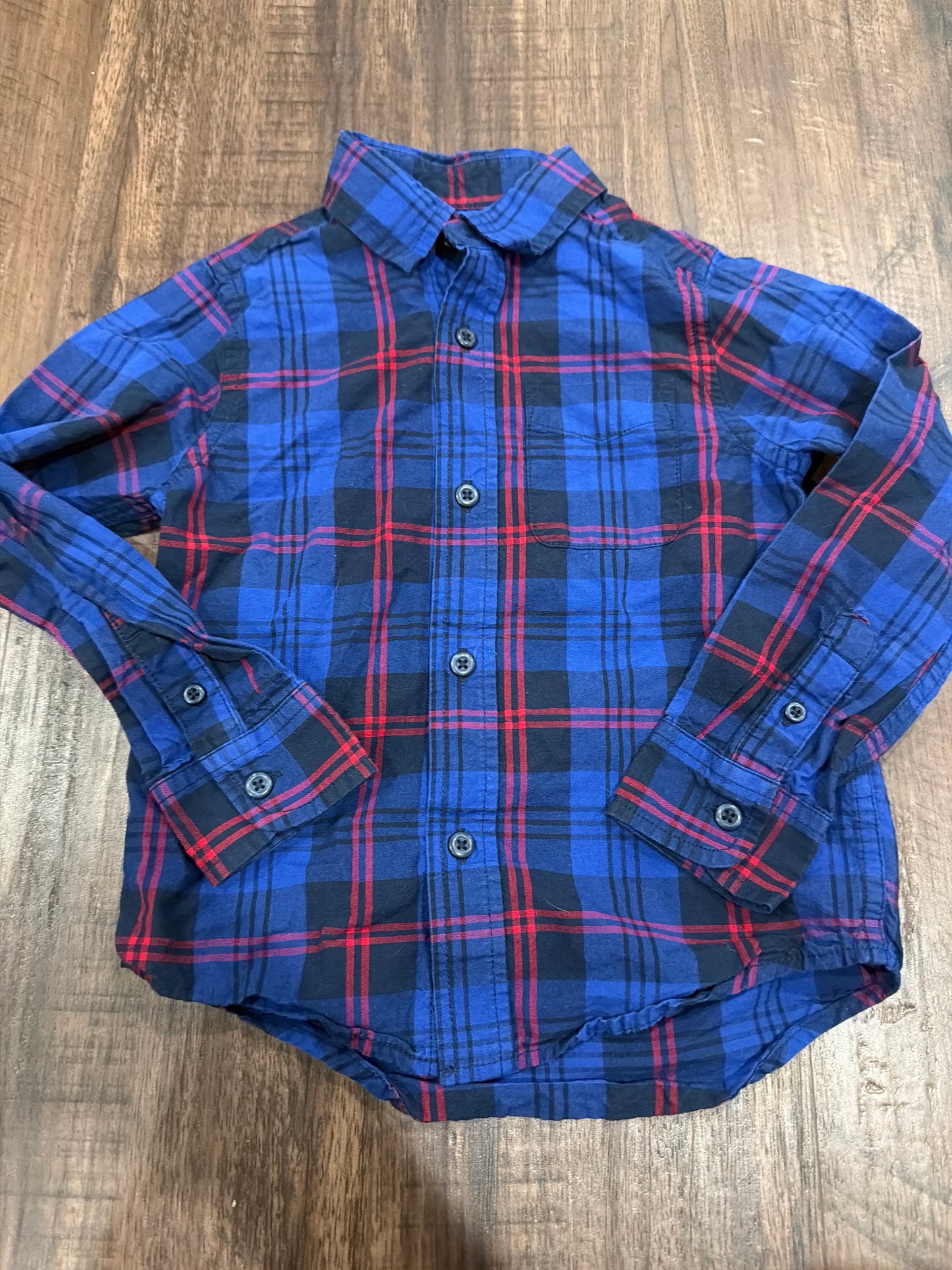 #107 boys size 4 button up shirt