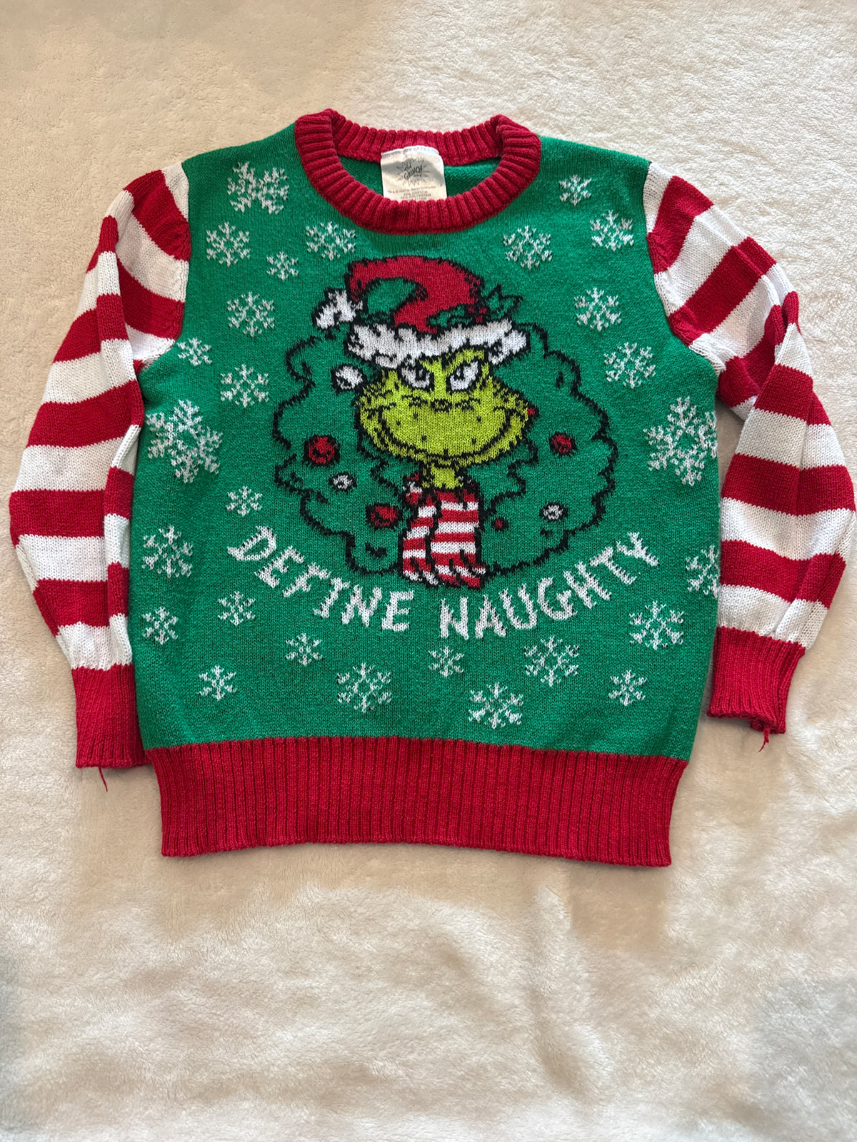 #81 Boys 5 grinch sweater