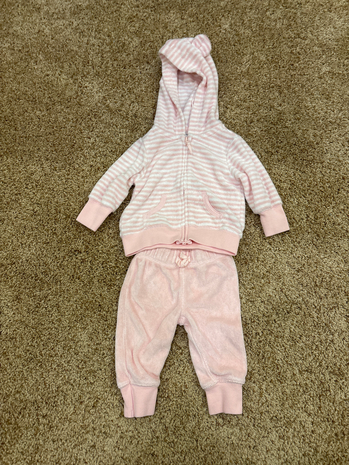 #47, girls 3mo, Carter’s pink and white hooded zip up sweatshirt and sweatpants