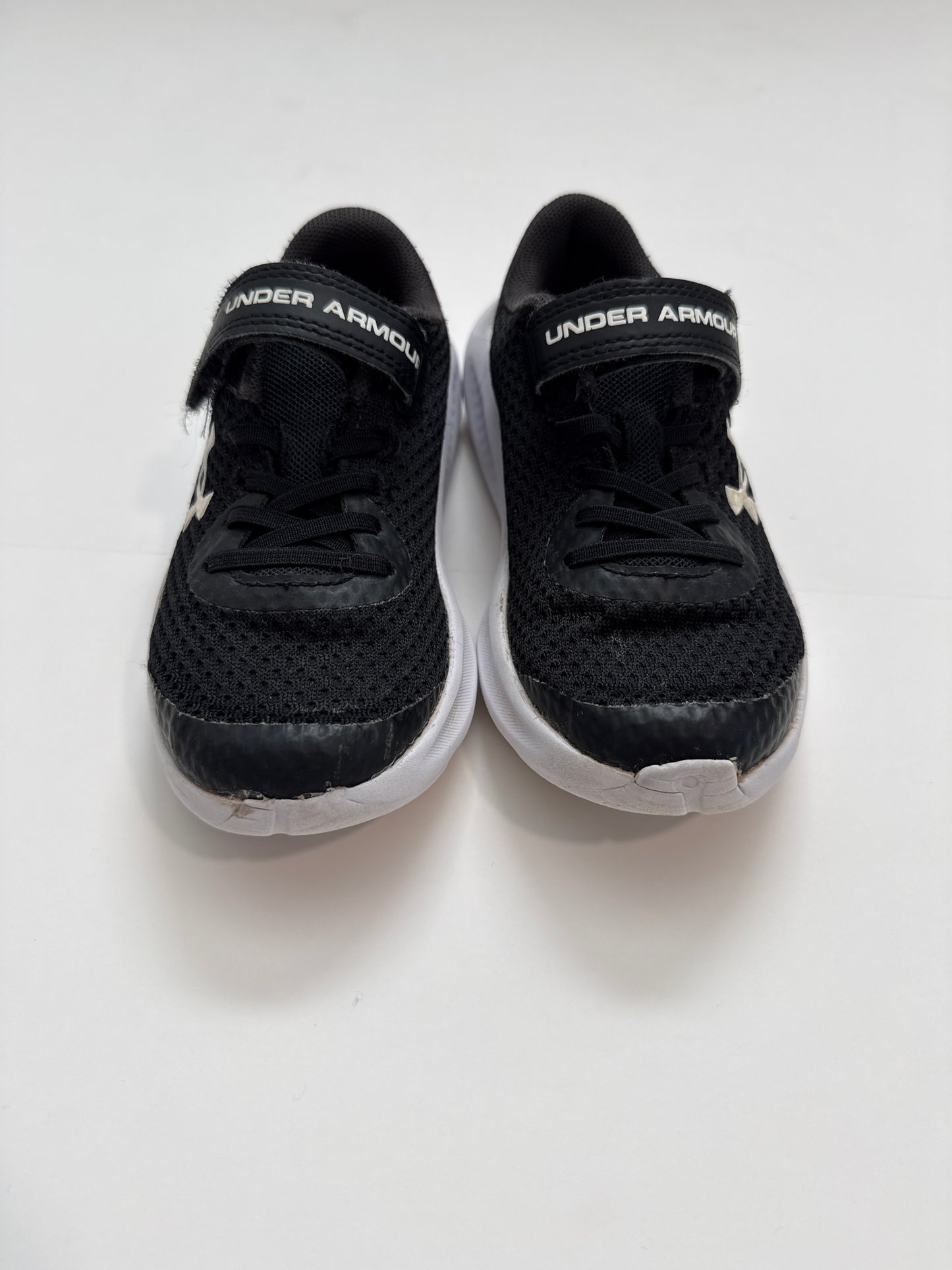 #64 Girls Under Armour Black Velcro Shoes Size 11