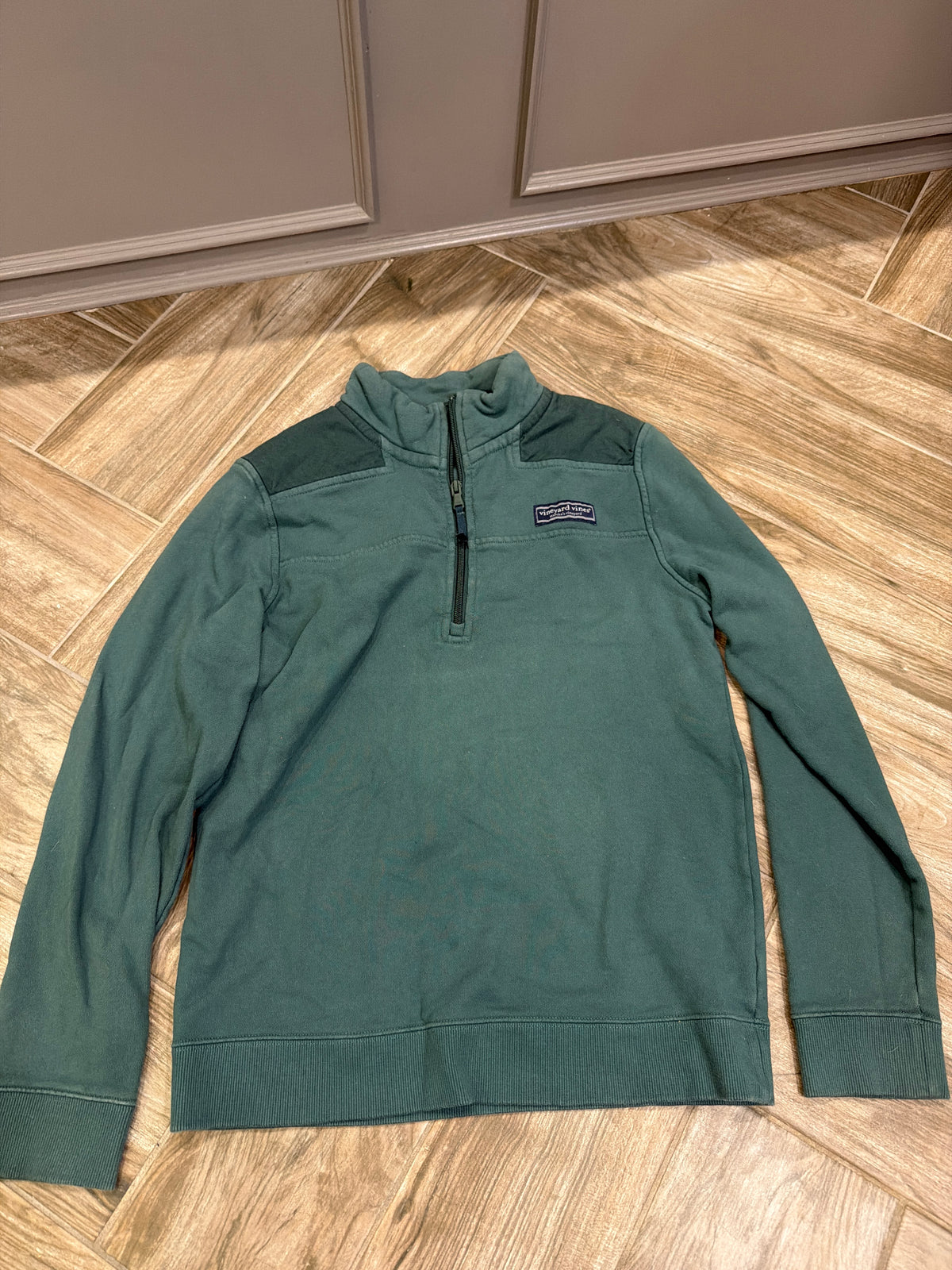 #198 Vineyard Vines Boys size Large 3/4 zip
