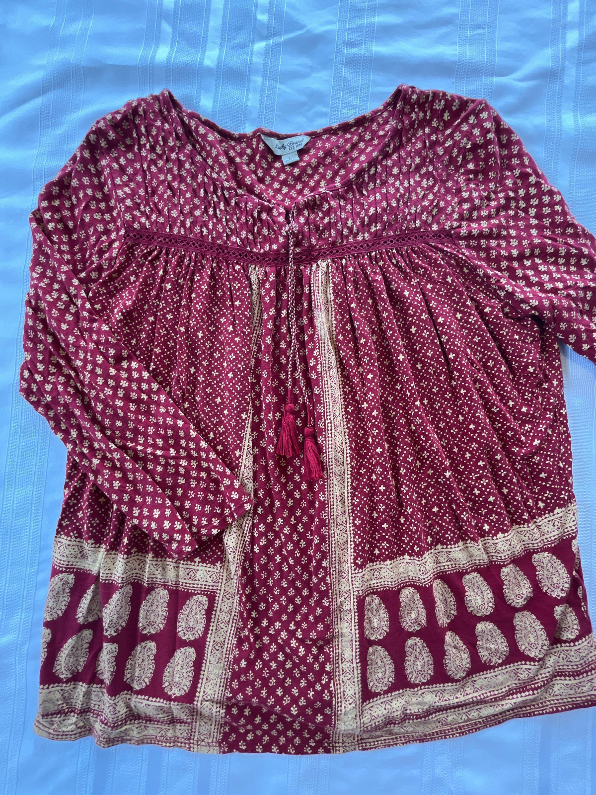 #43 Women’s Large Lucky Brand shirt EUC