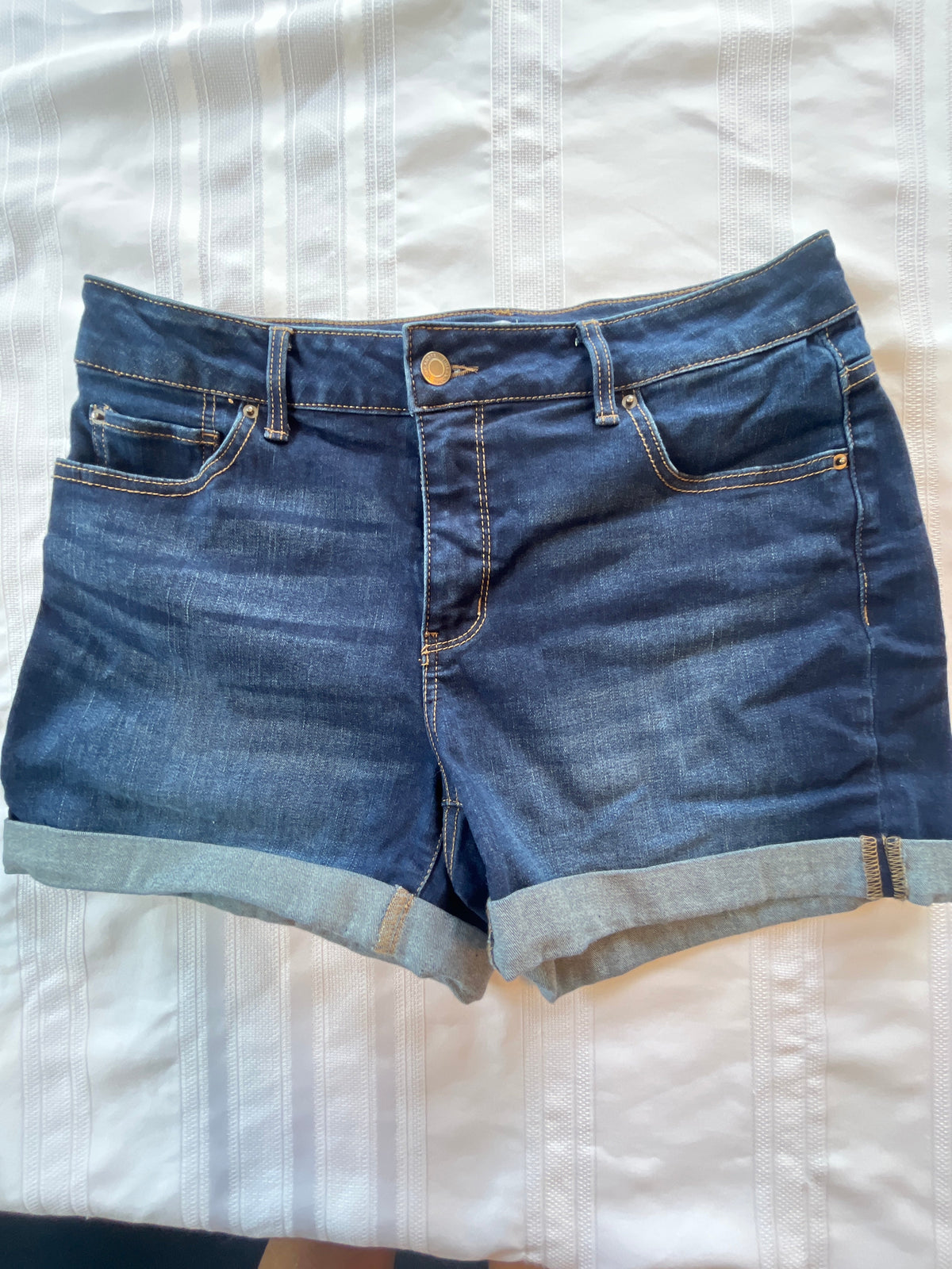 #43 Women’s size 10 stretch jeans EUC