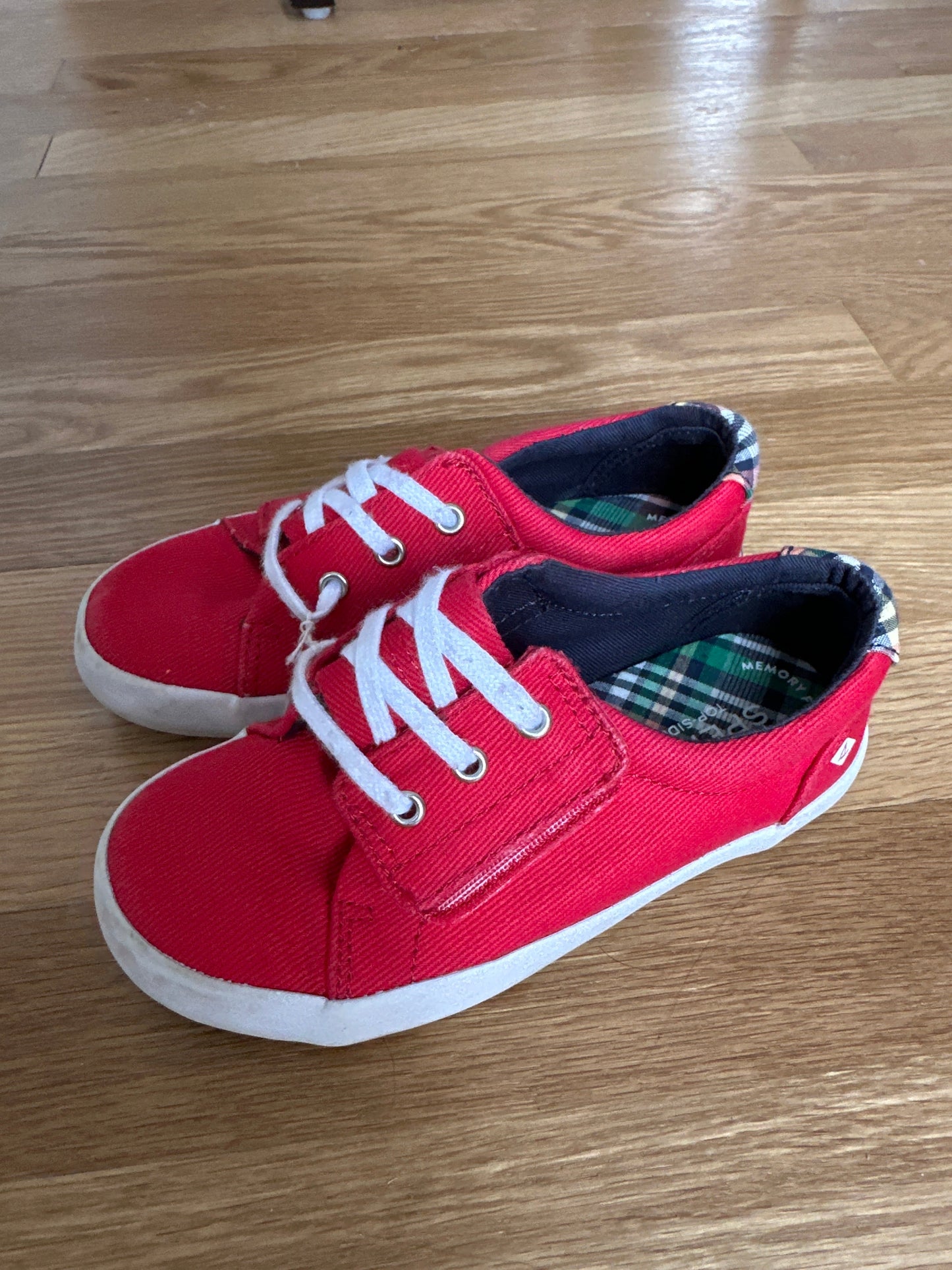#130 Sperry Boys Sz 10 (lil boys) Red Canvas Shoes
