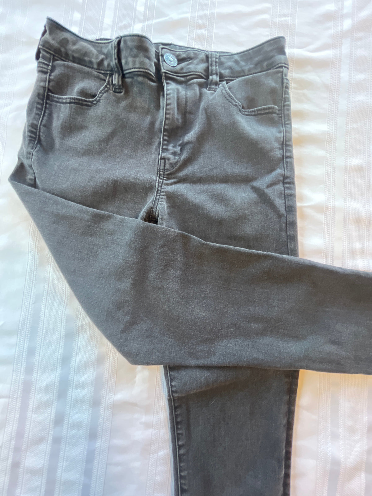 #43 Juniors size 10 American Eagle stretch jeans EUC