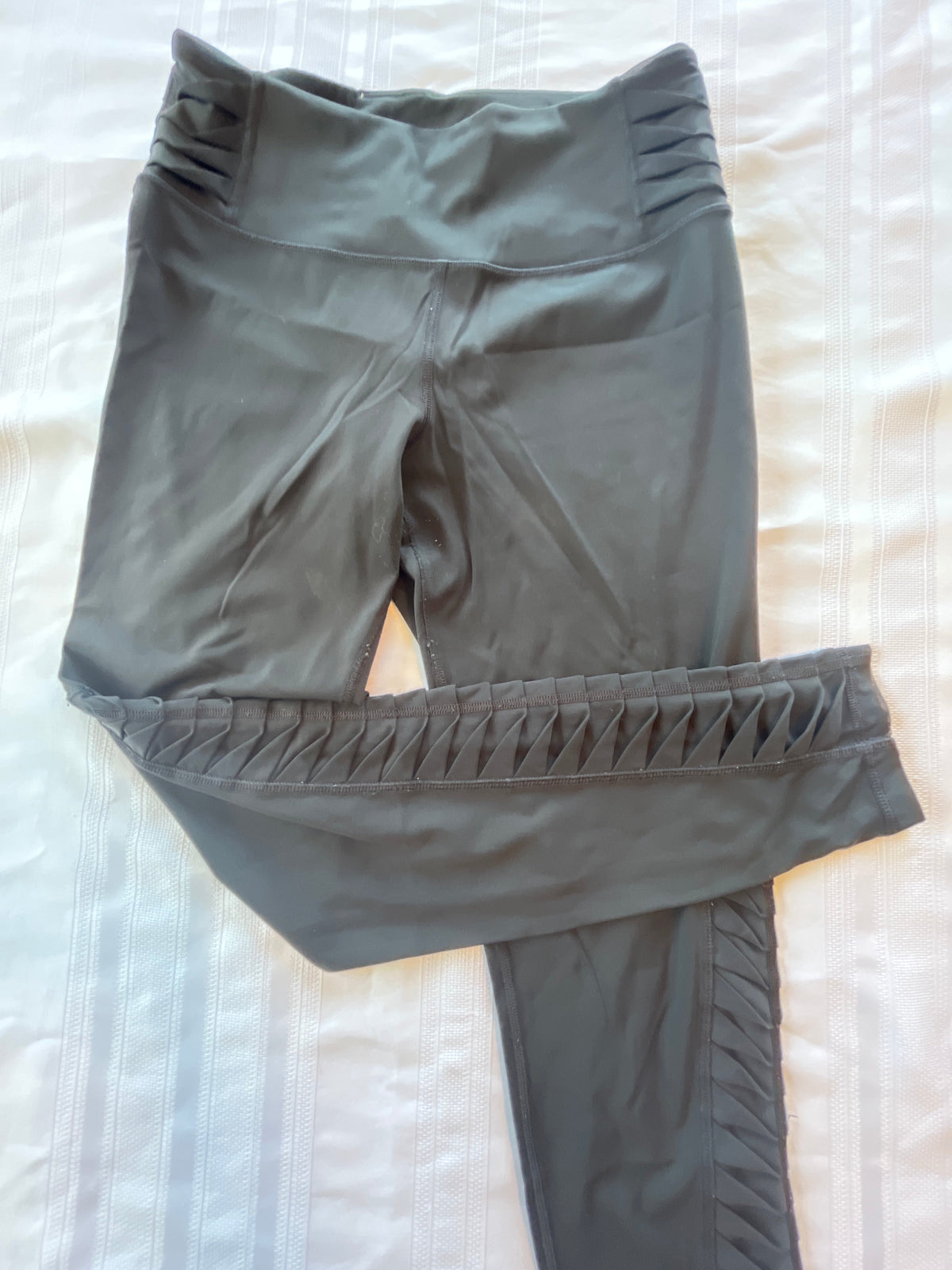 #43 Women’s Medium Victoria Sport leggings GUC
