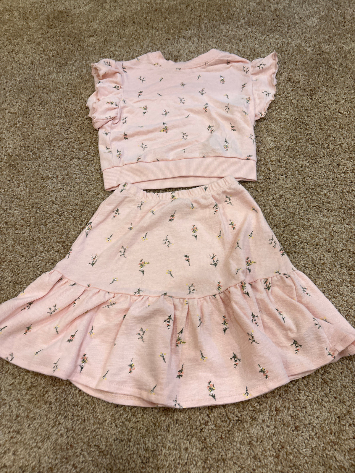 #47 girls 5T Old Navy top and skirt matching set