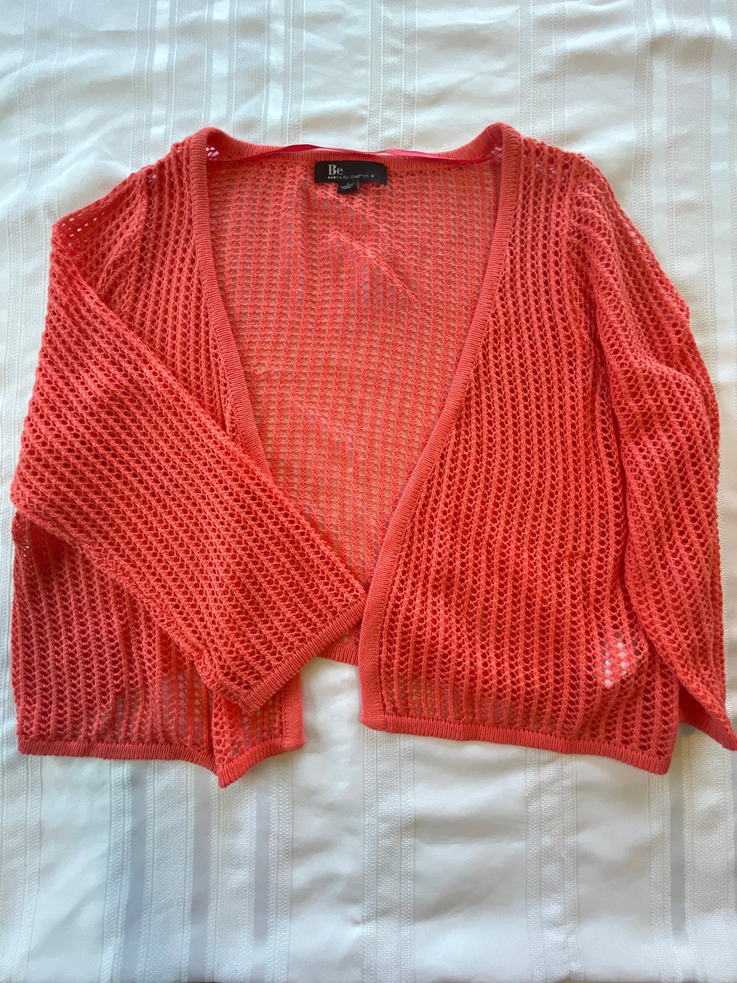 #43 Women’s large BE shrug EUC