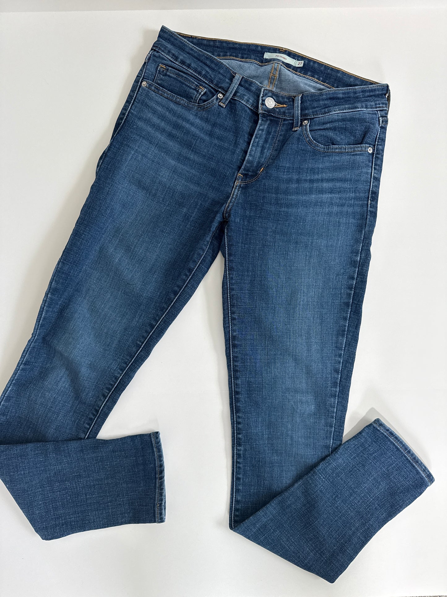 #96 Women’s Levi 711 Skinny Jeans Size 27