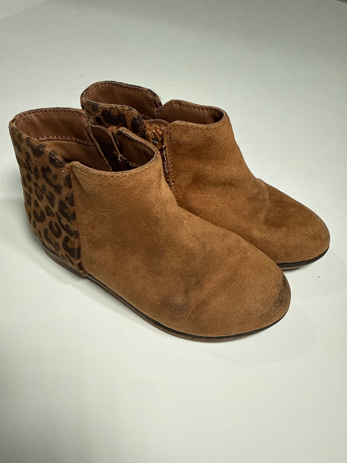 #64 C&J Cheetah Suede Booties GUC (toe wear) Size 10