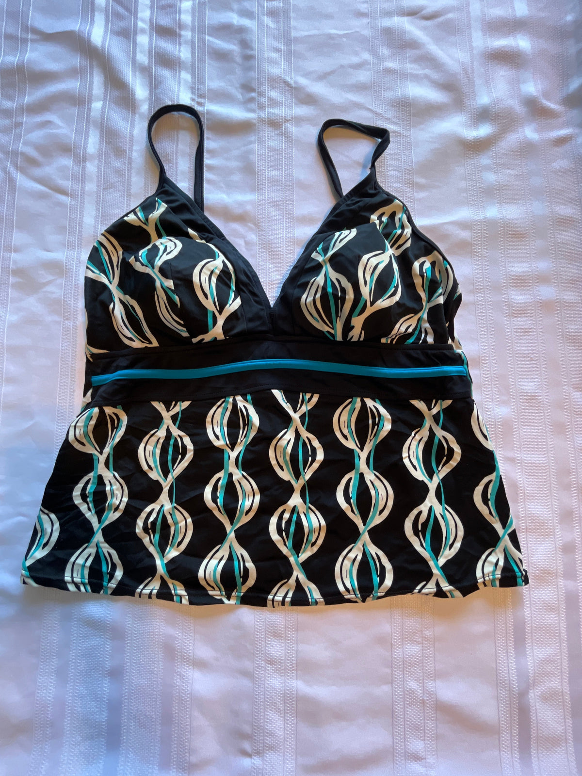 #43 Women’s size 14 tankini top EUC