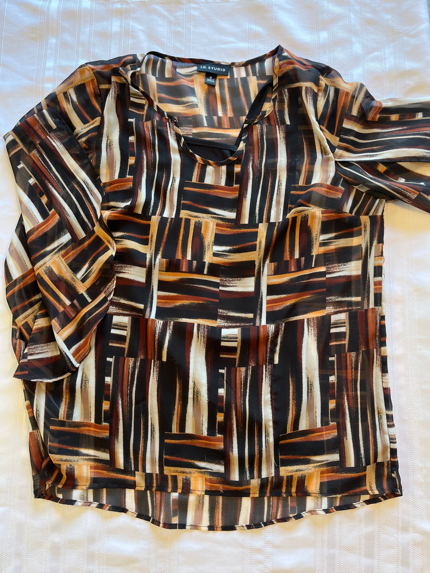 #29 Women’s size M shirt with built in tank EUC