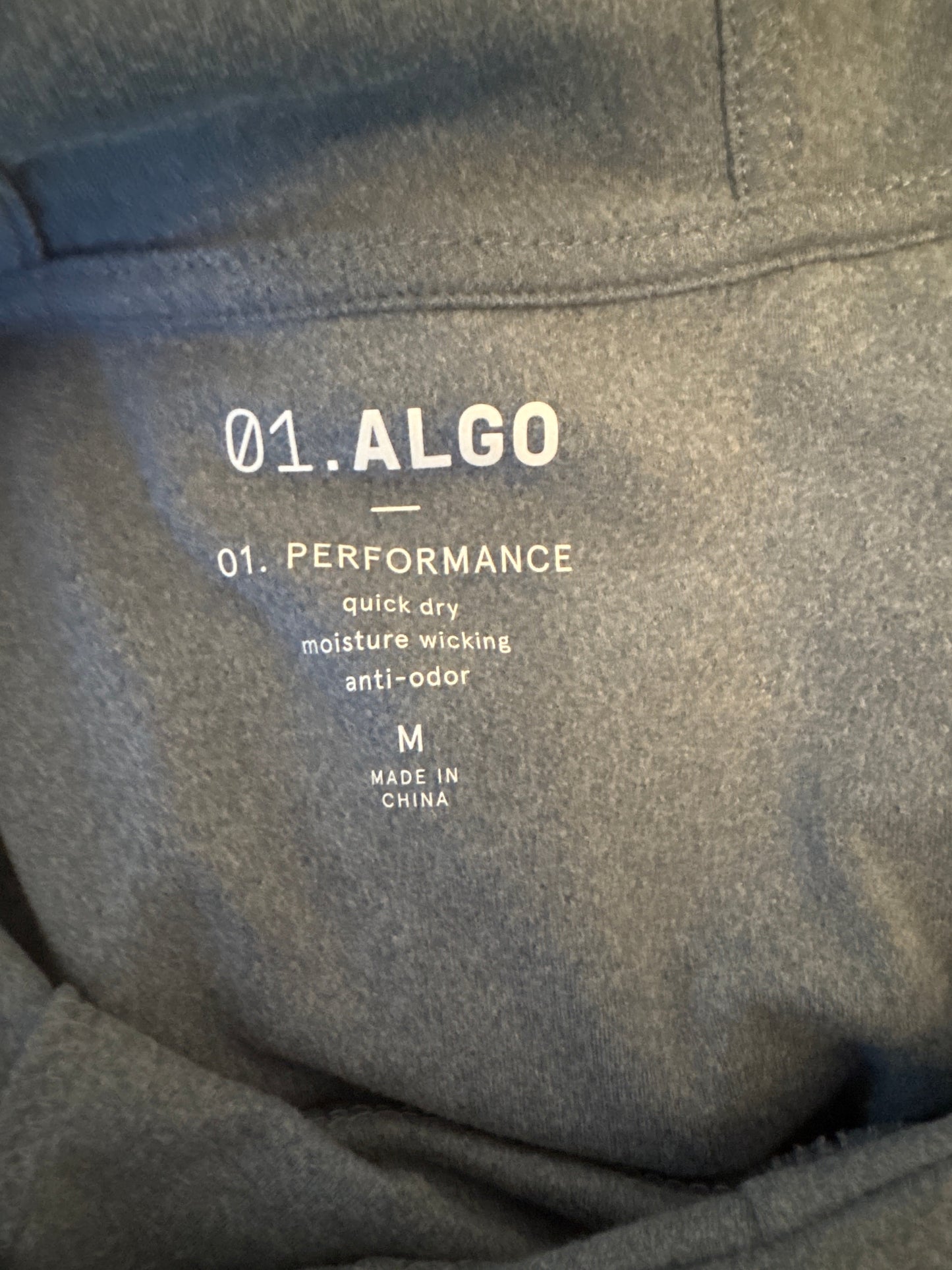 Seller #127 NWT 01. Algo hooded performance top Men’s size Medium