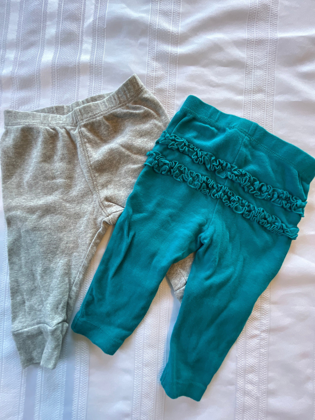 #43 Girls 3-6 mo pants set of 2 EUC