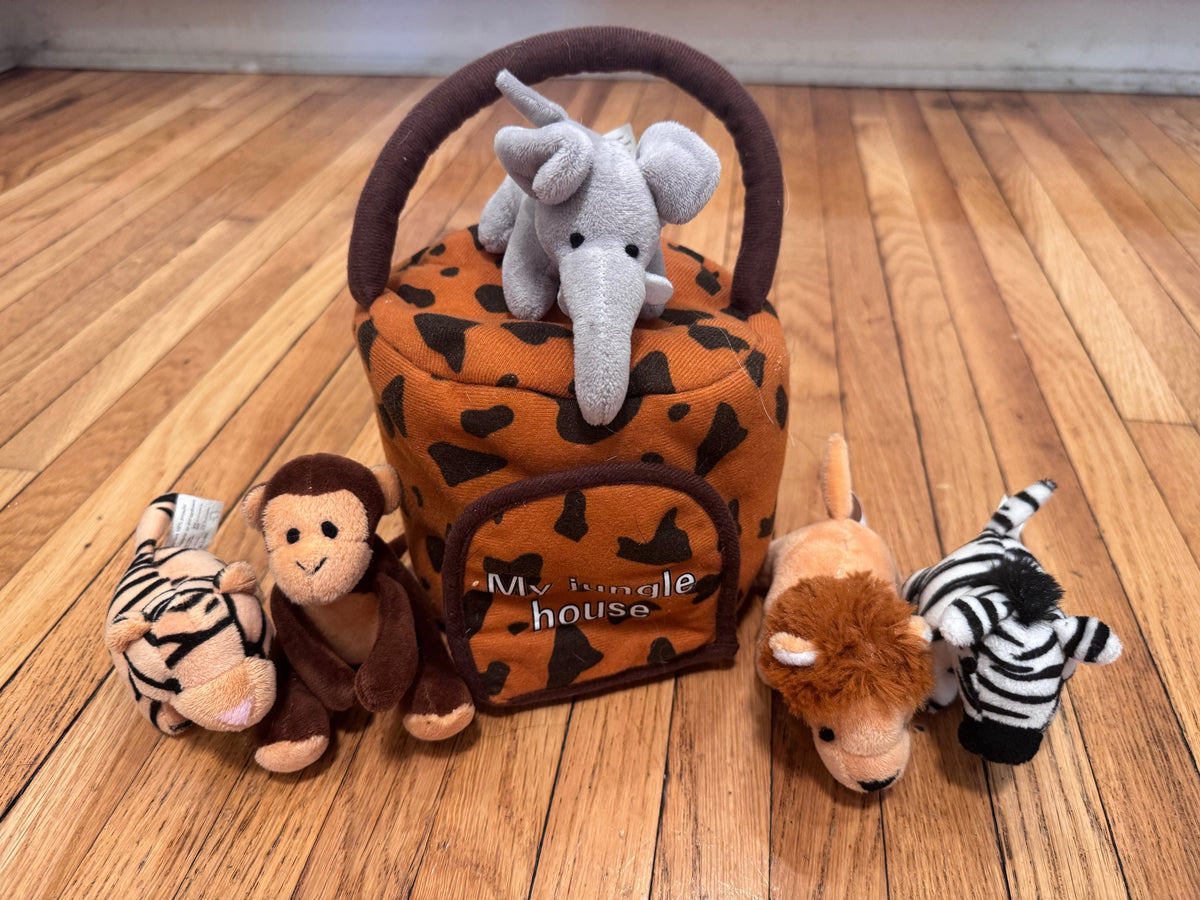 #144 Animal Jungle House