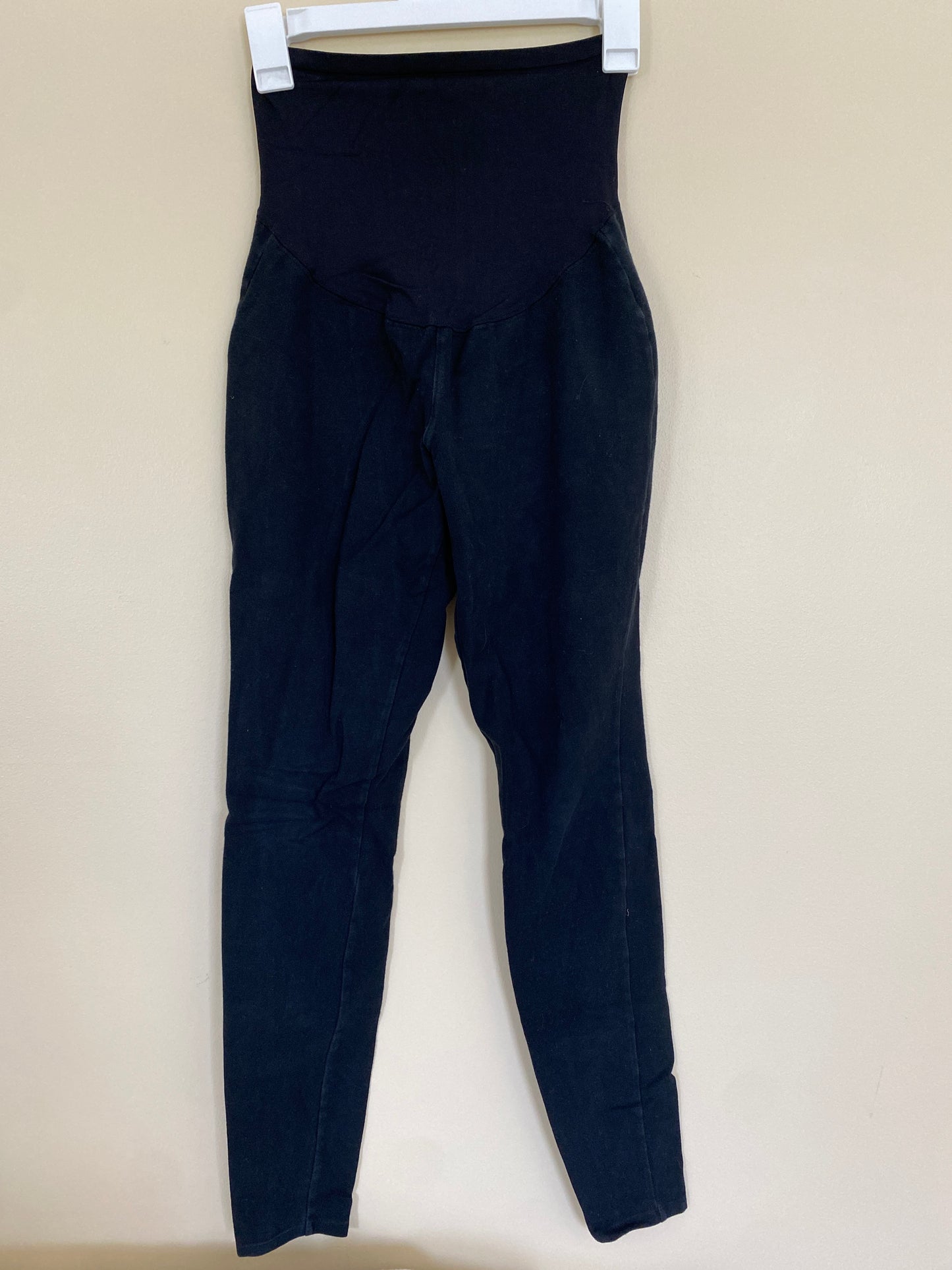 #14-Old navy maternity leggings (XS)