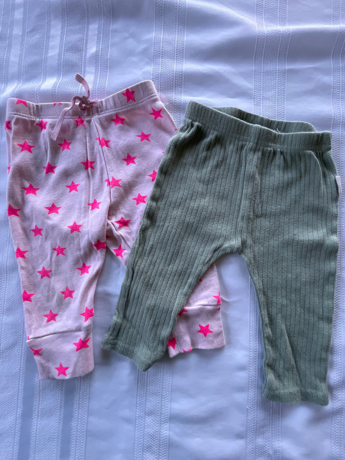 #43 Girls 3-6 mo pants set of 2 EUC