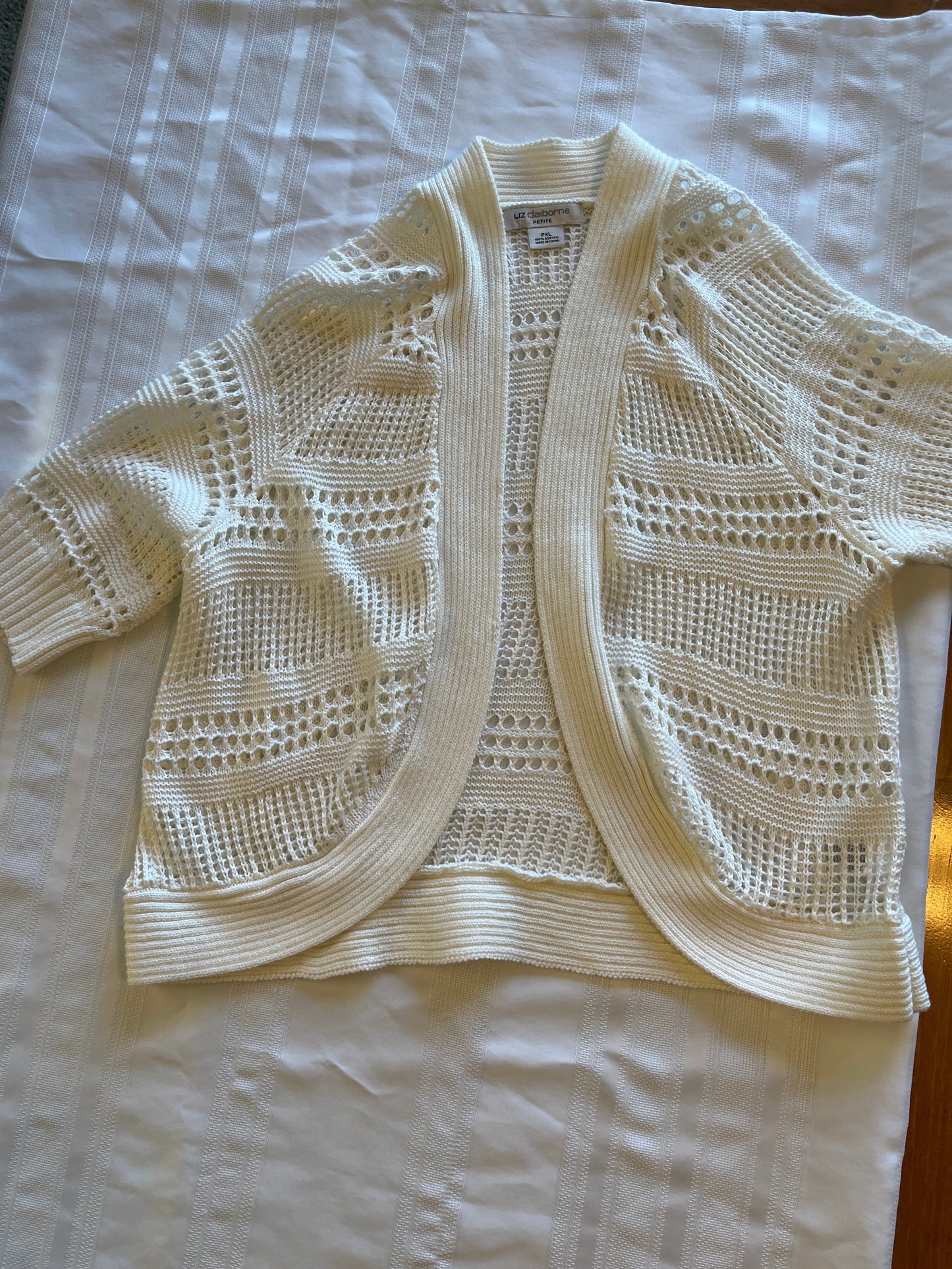 #29 Girls size XL Liz Claiborne white shrug EUC