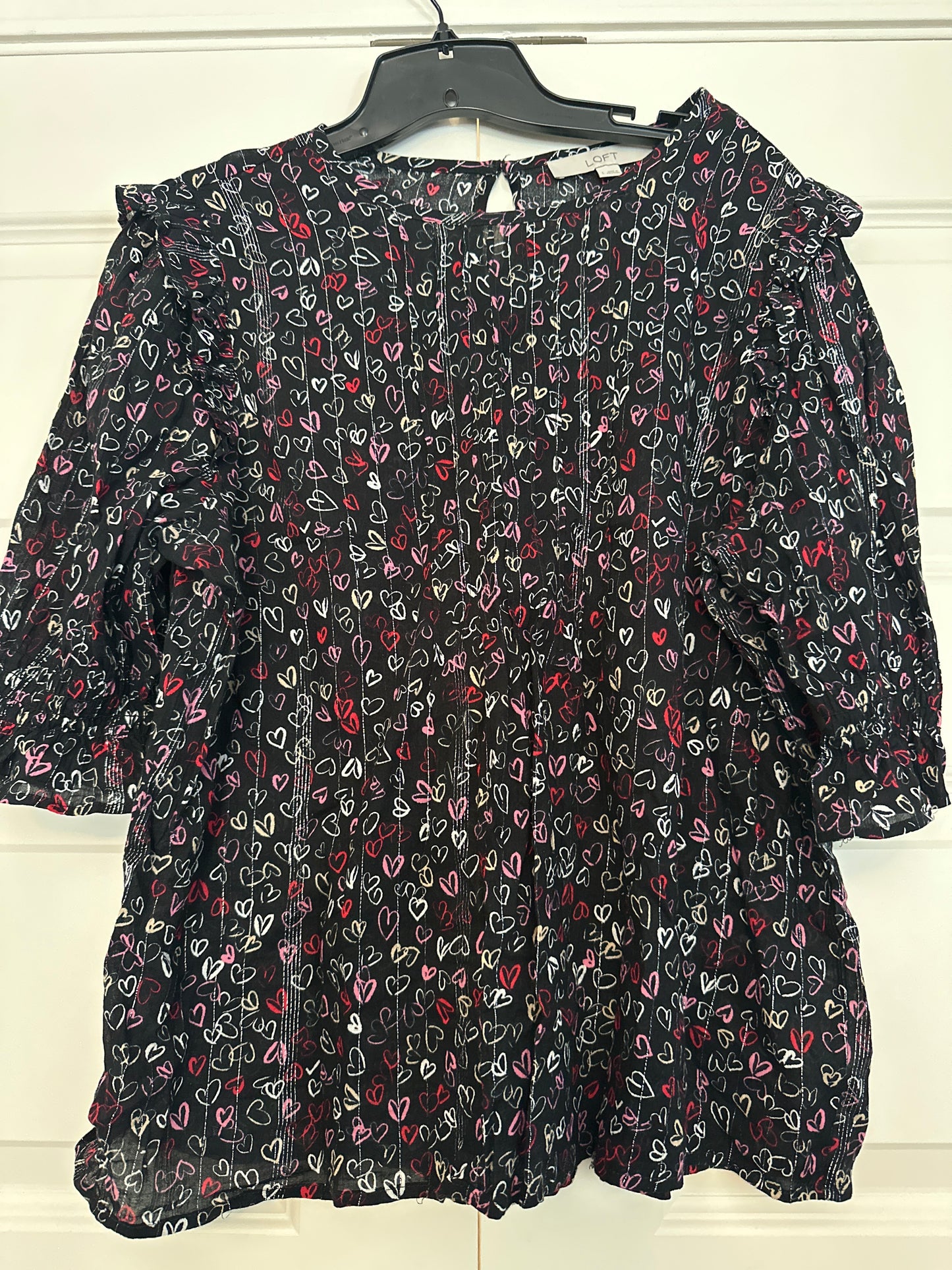 Seller 147 | reduced Women’s Size L | Loft | heart/valentines top
