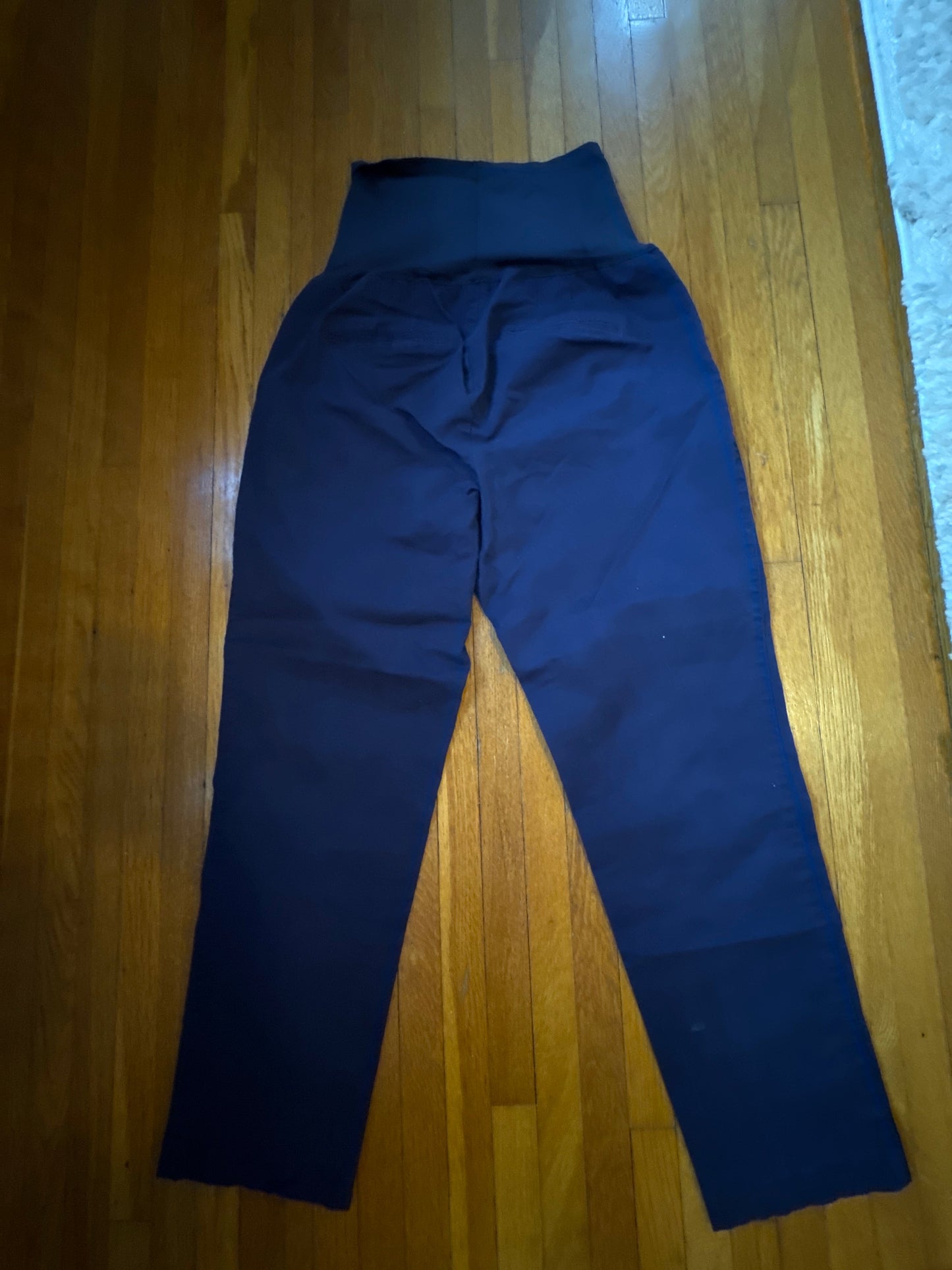 Seller #127 Gap Maternity cropped pant Women's size 4
