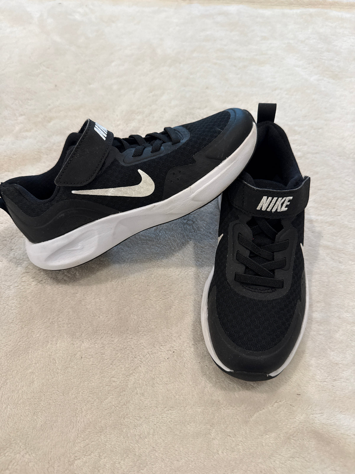 #81 Boys Shoe 13 Black Nike