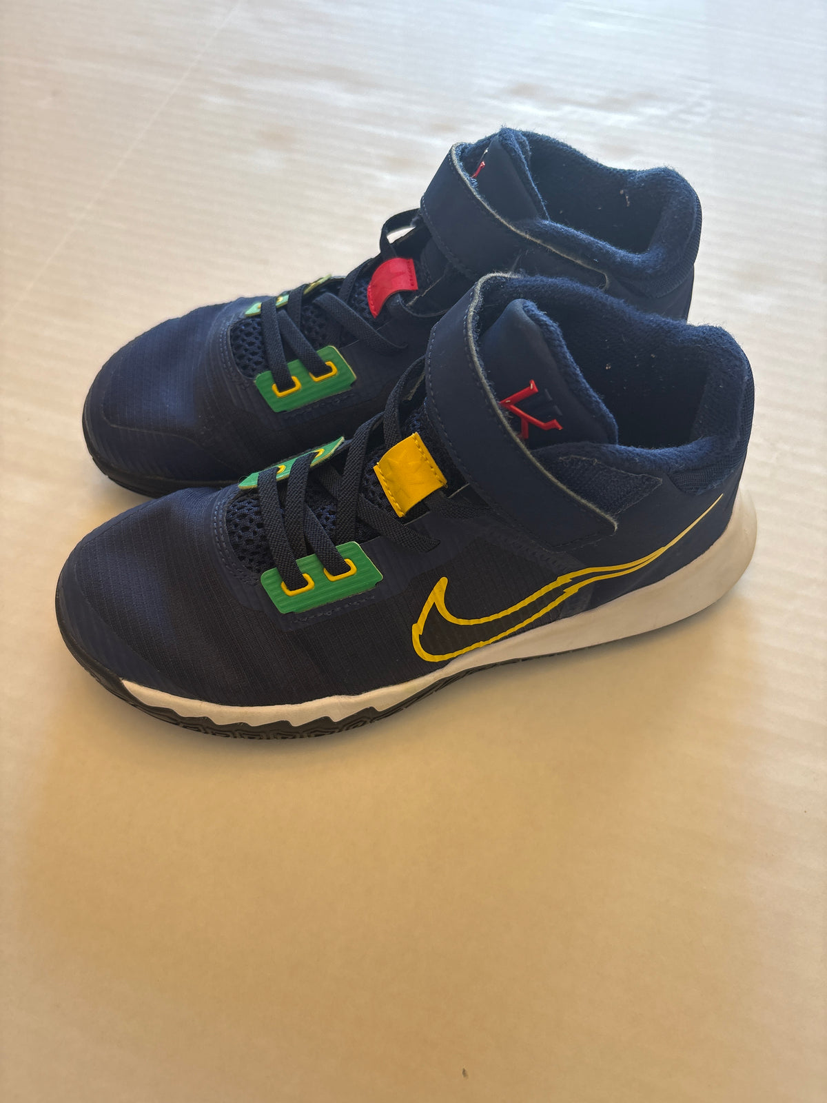 Seller 118 VGUC Boys Nike Kyrie basketball shoes. Size 2.5