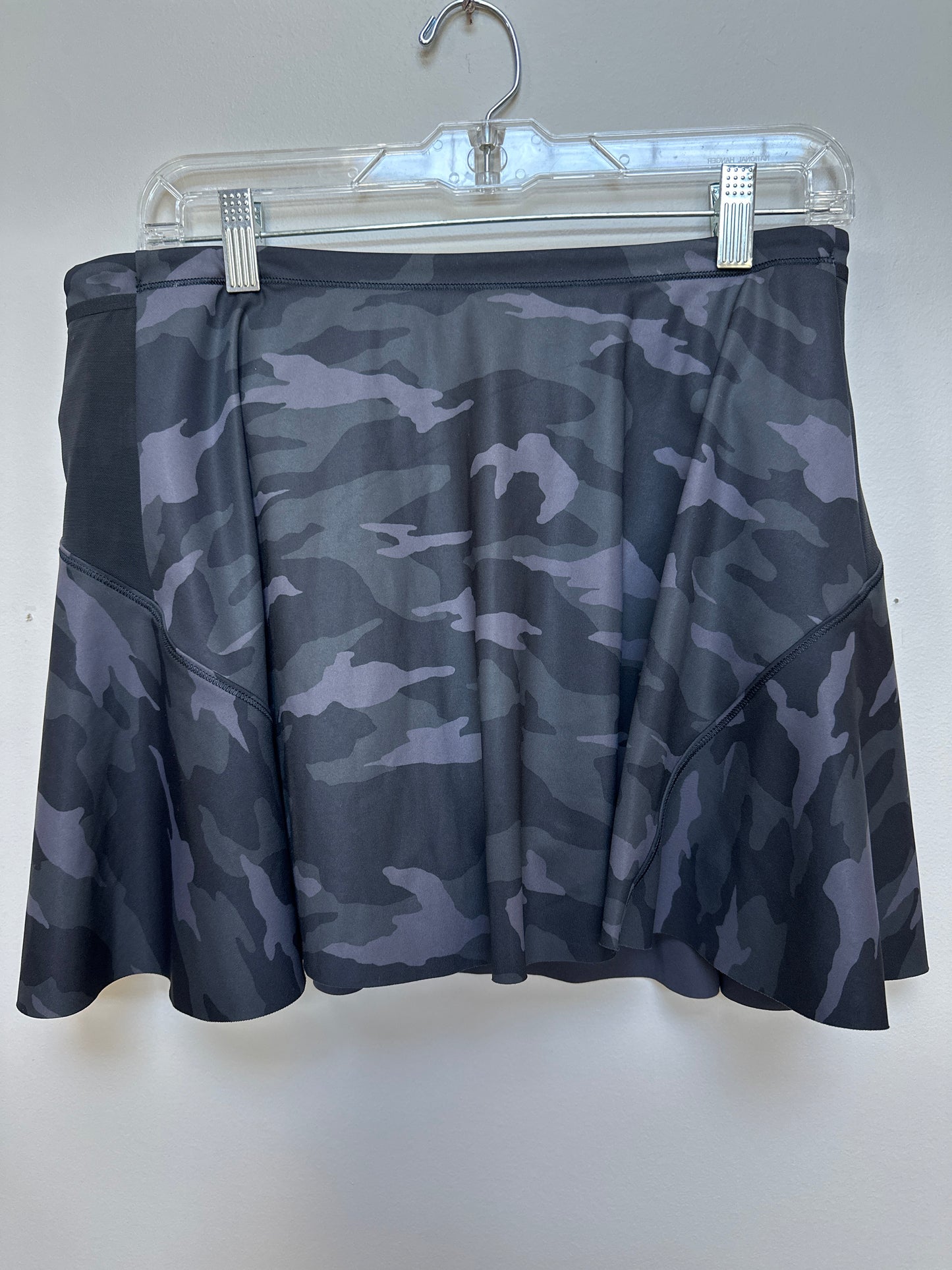 #130 Athleta Women’s Sz Medium Match Point Skort Skirt Camo