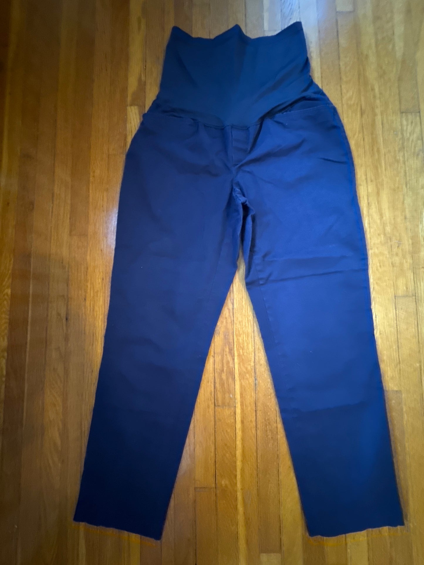 Seller #127 Gap Maternity cropped pant Women's size 4