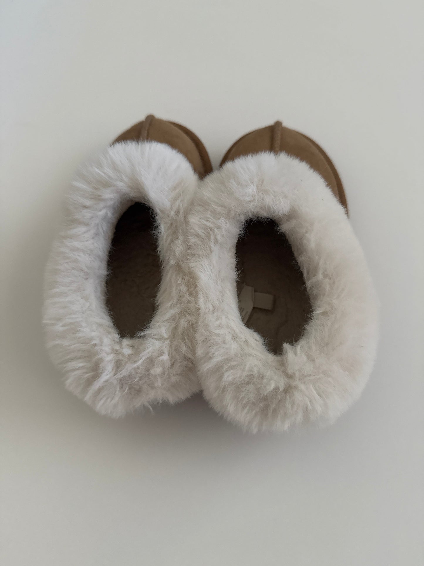 #96 Cat&Jack Short Hard Bottom Slippers Size 10C