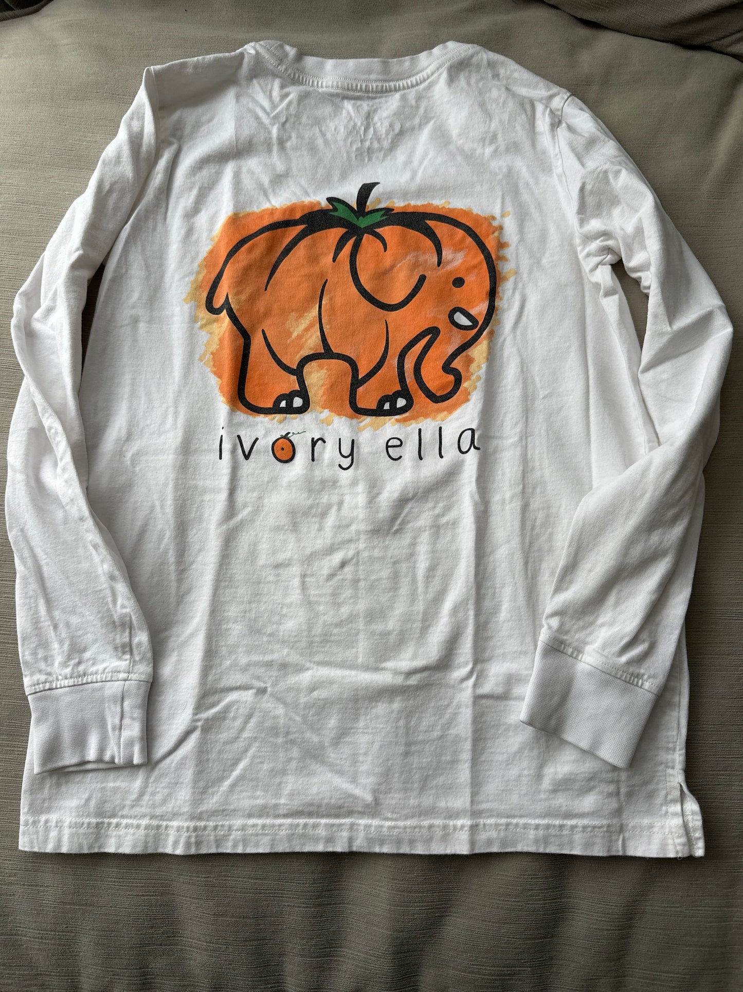 #133 Ivory Ella Sz XS Women’s Tshirt