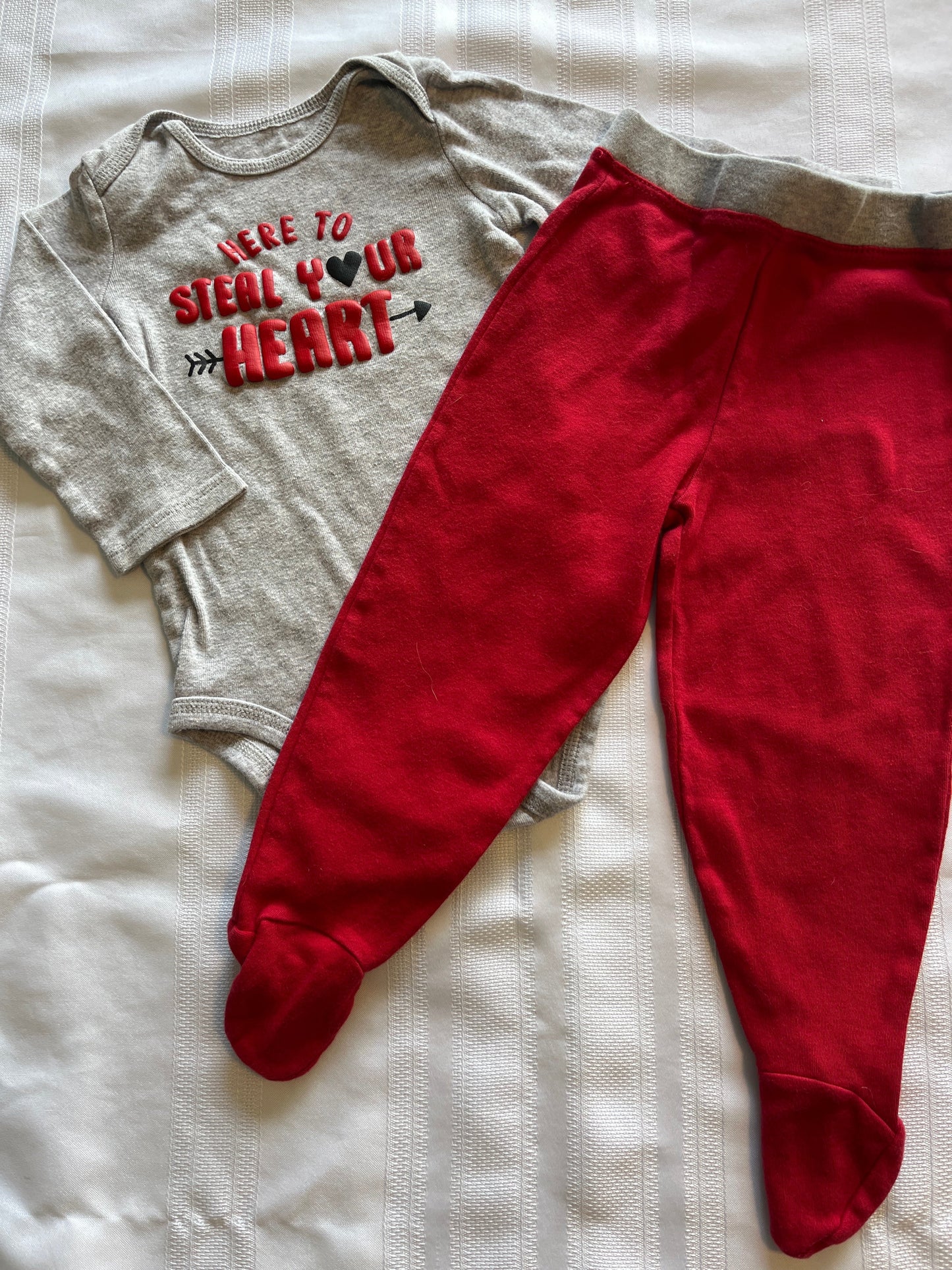 #29 9 mo girl/boy footed valentine outfit EUC