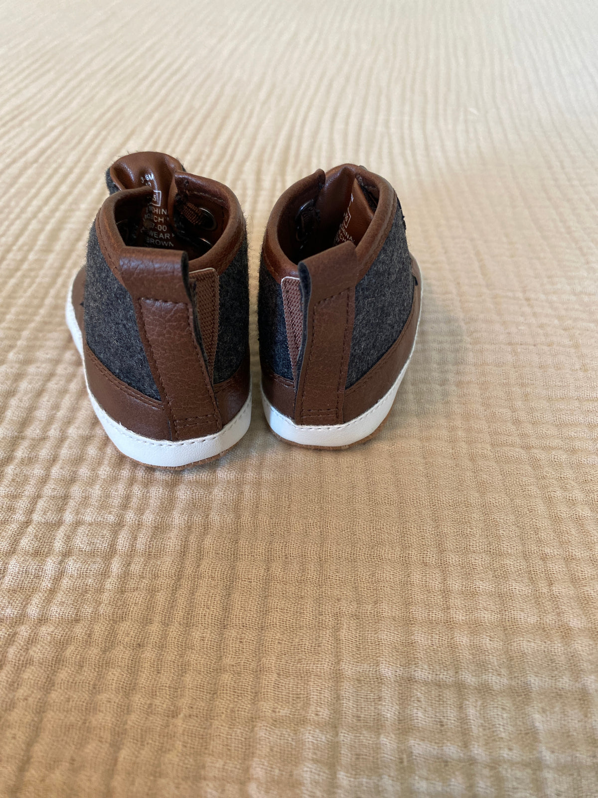 #63-boys shoes-size 3-6 months