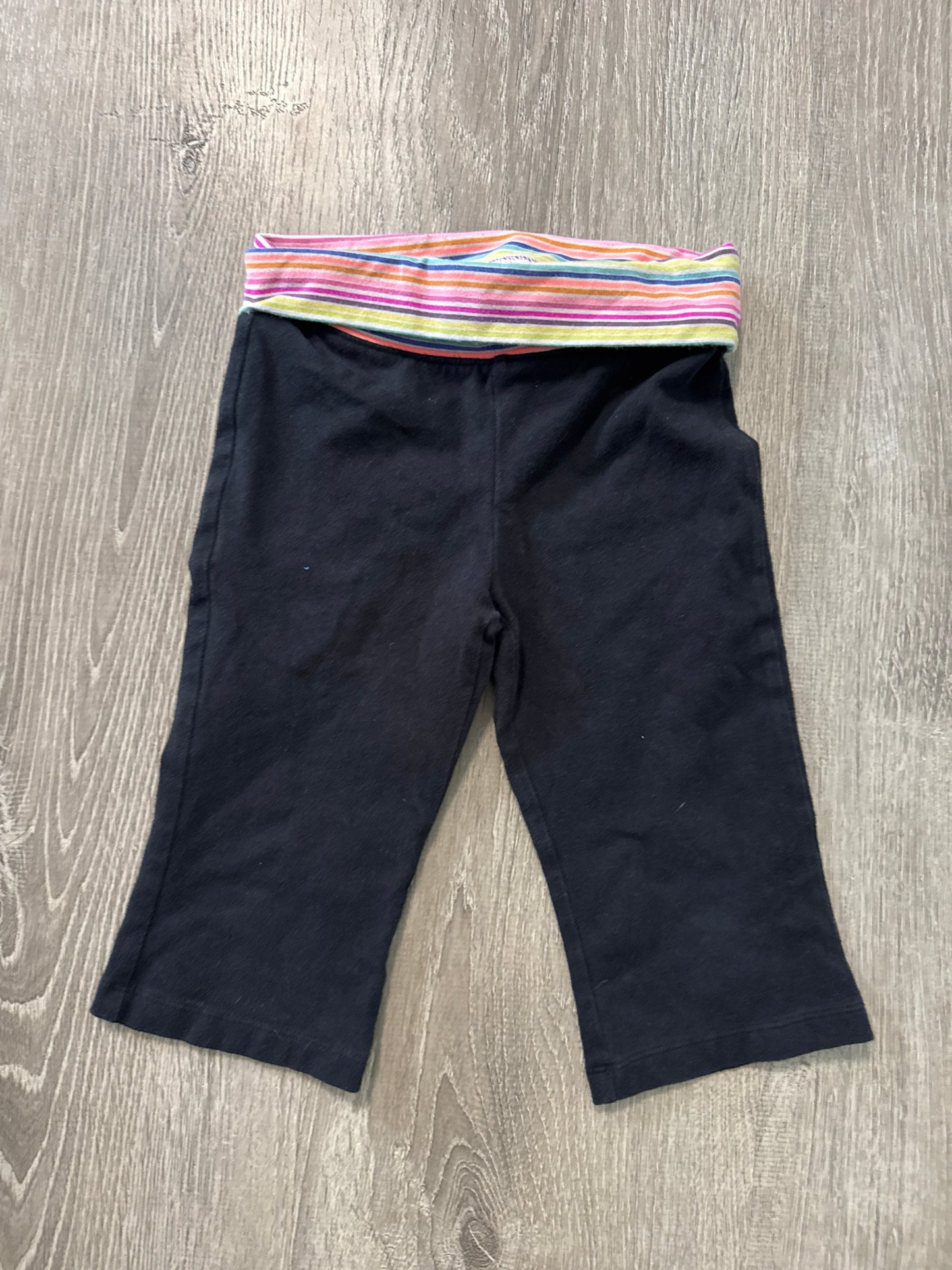 #149 reduced Girls 4T jumping beans black Capri legging