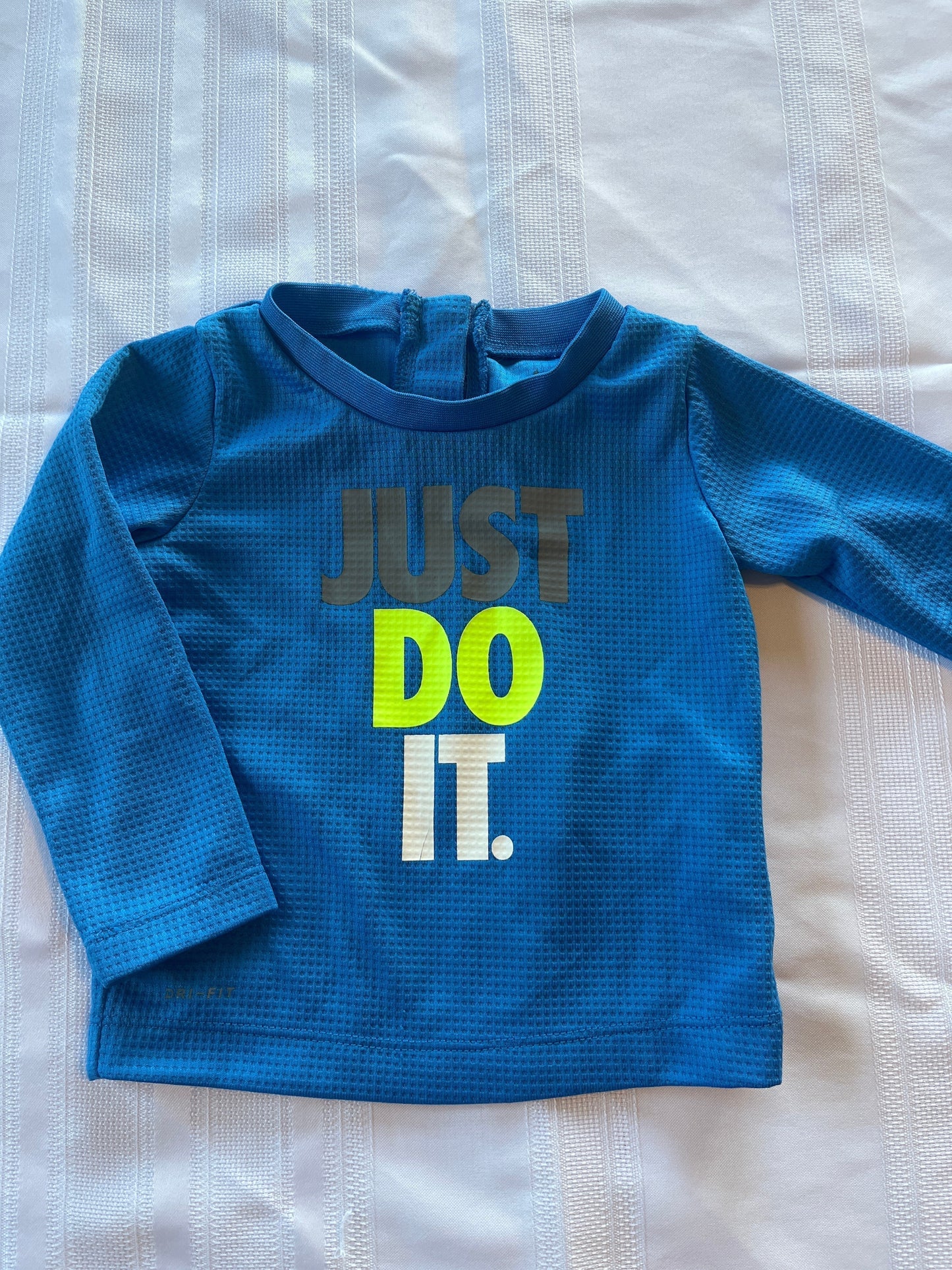 #29 12 mo. Boys Nike shirt EUC