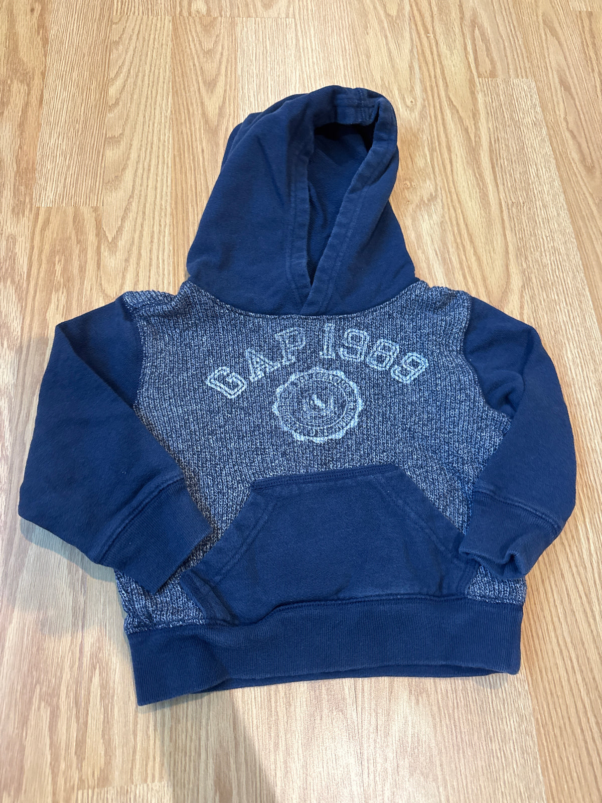 #87 baby gap 2t (fits like 18 month) navy hoodie VGUC