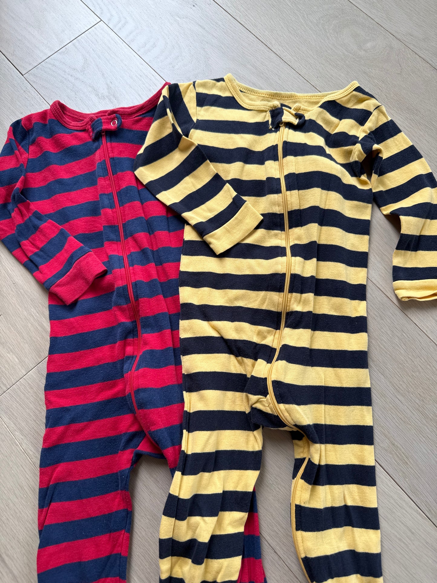 Seller #216 Boys Leveret footed pajamas sz 24 mos VGUC
