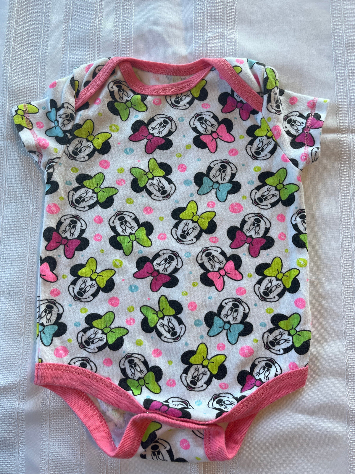 #43 3-6 mo. Girls Disney Minnie Mouse onesie EUC