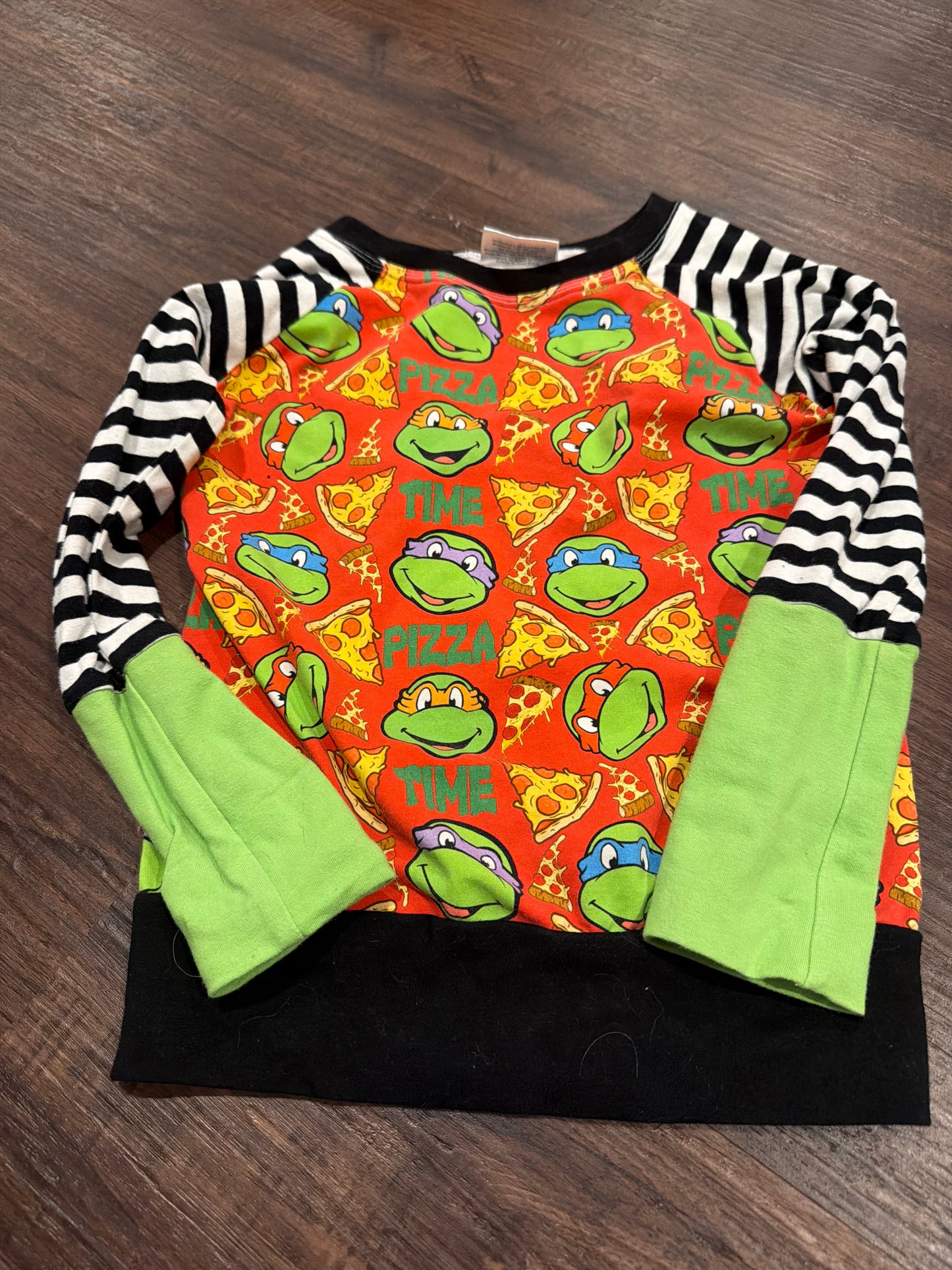 #107 ninja turtles grow with me sweatshirt 5-8