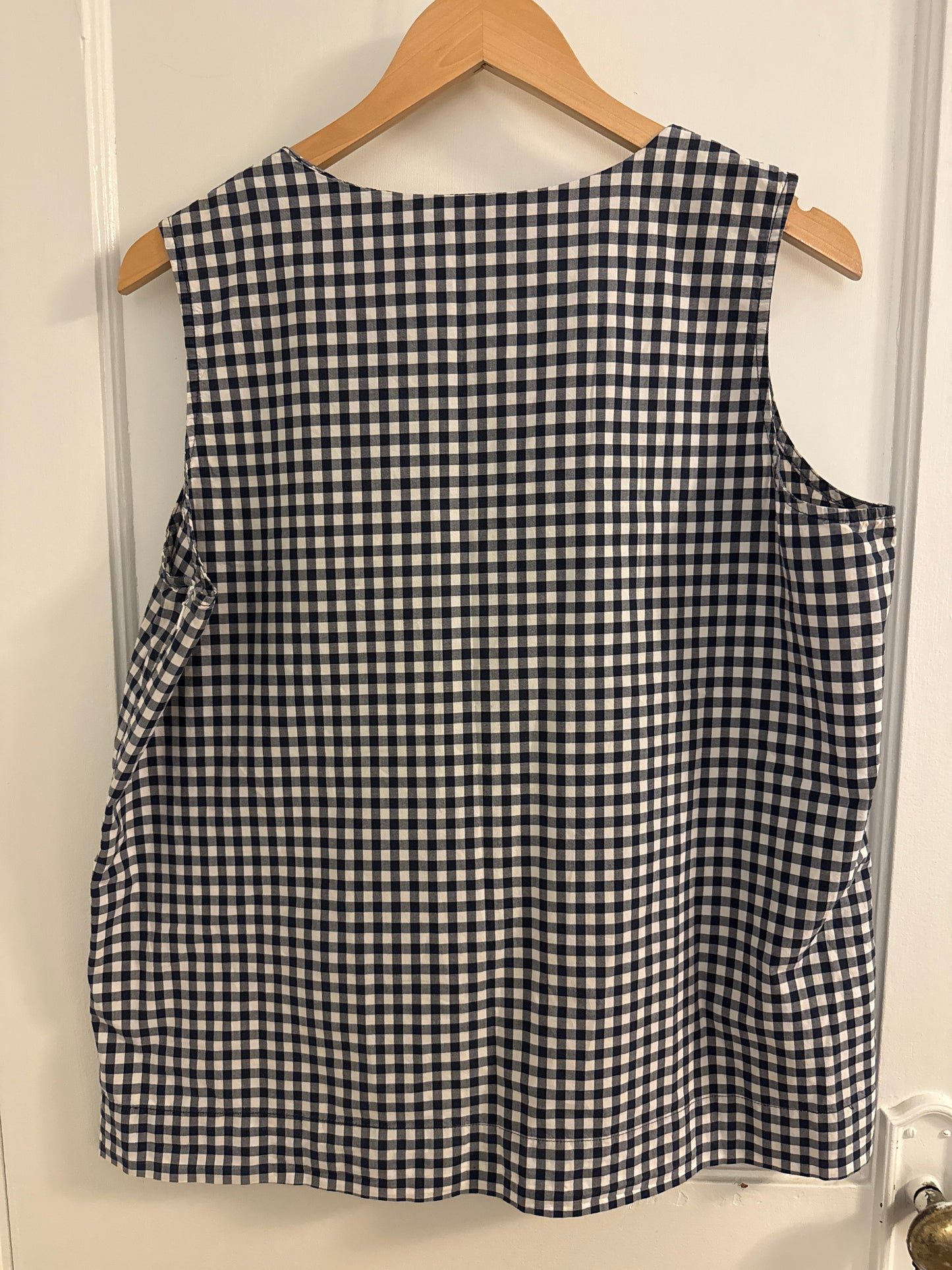 #152 - PRICE REDUCED Lands End Gingham Shirt Sleeveless Blue/ White L