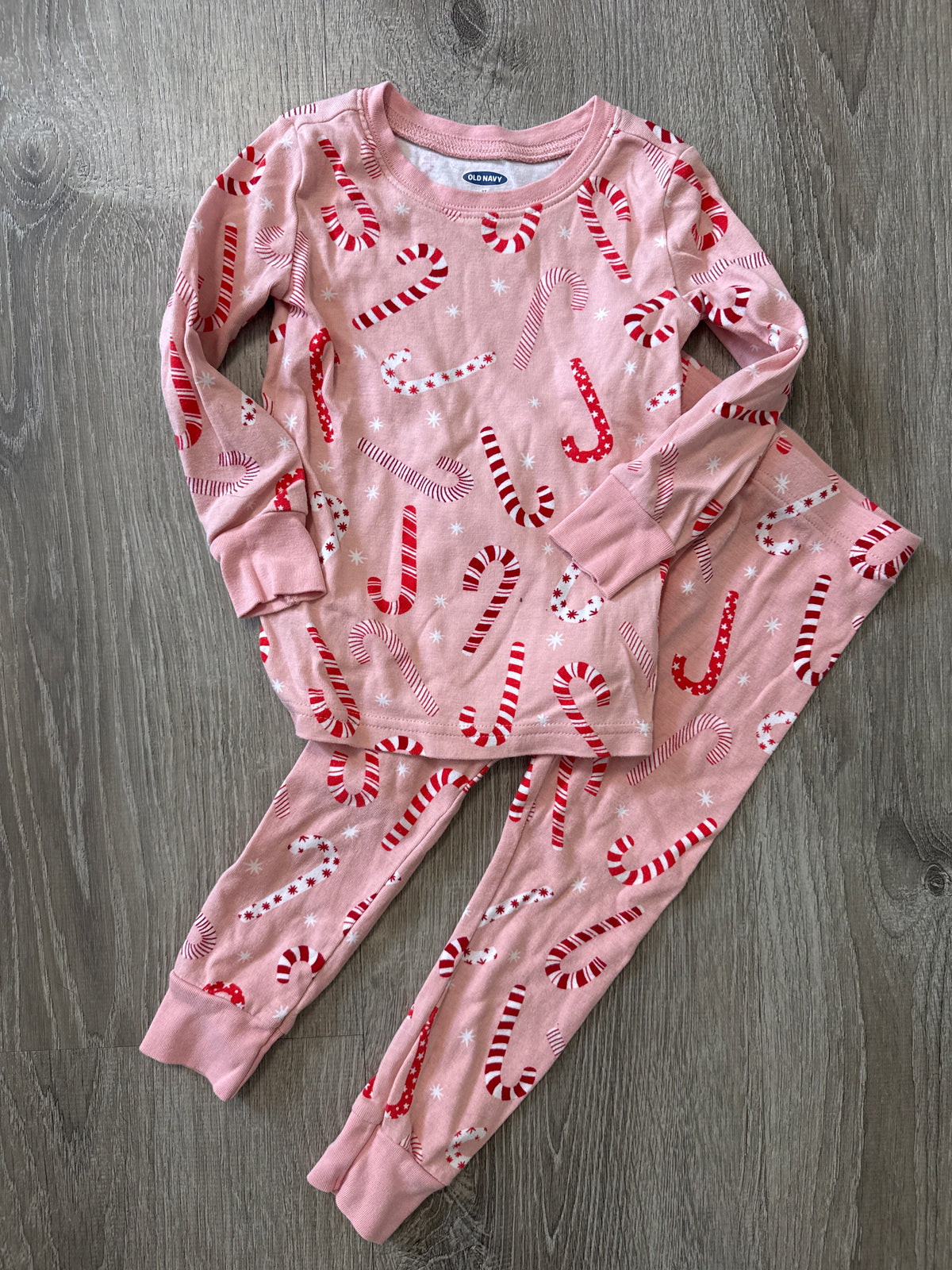 #149 Girls 2T old navy pink candy cane pajamas