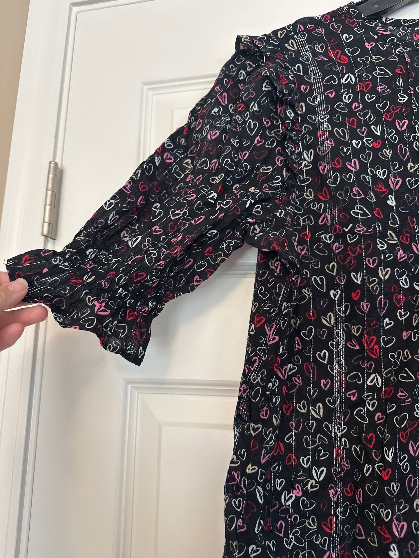 Seller 147 |Women’s Size L | Loft | heart/valentines top