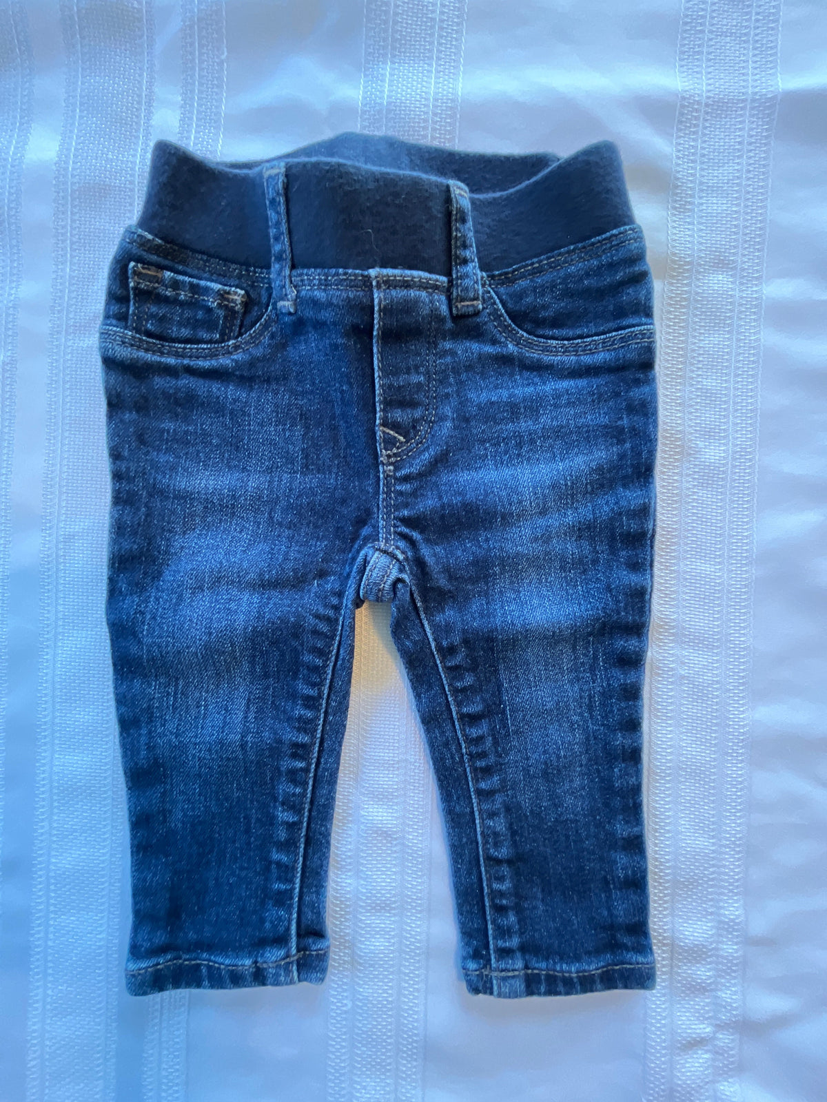 #43 Girls 3-6mo Gap jeans EUC