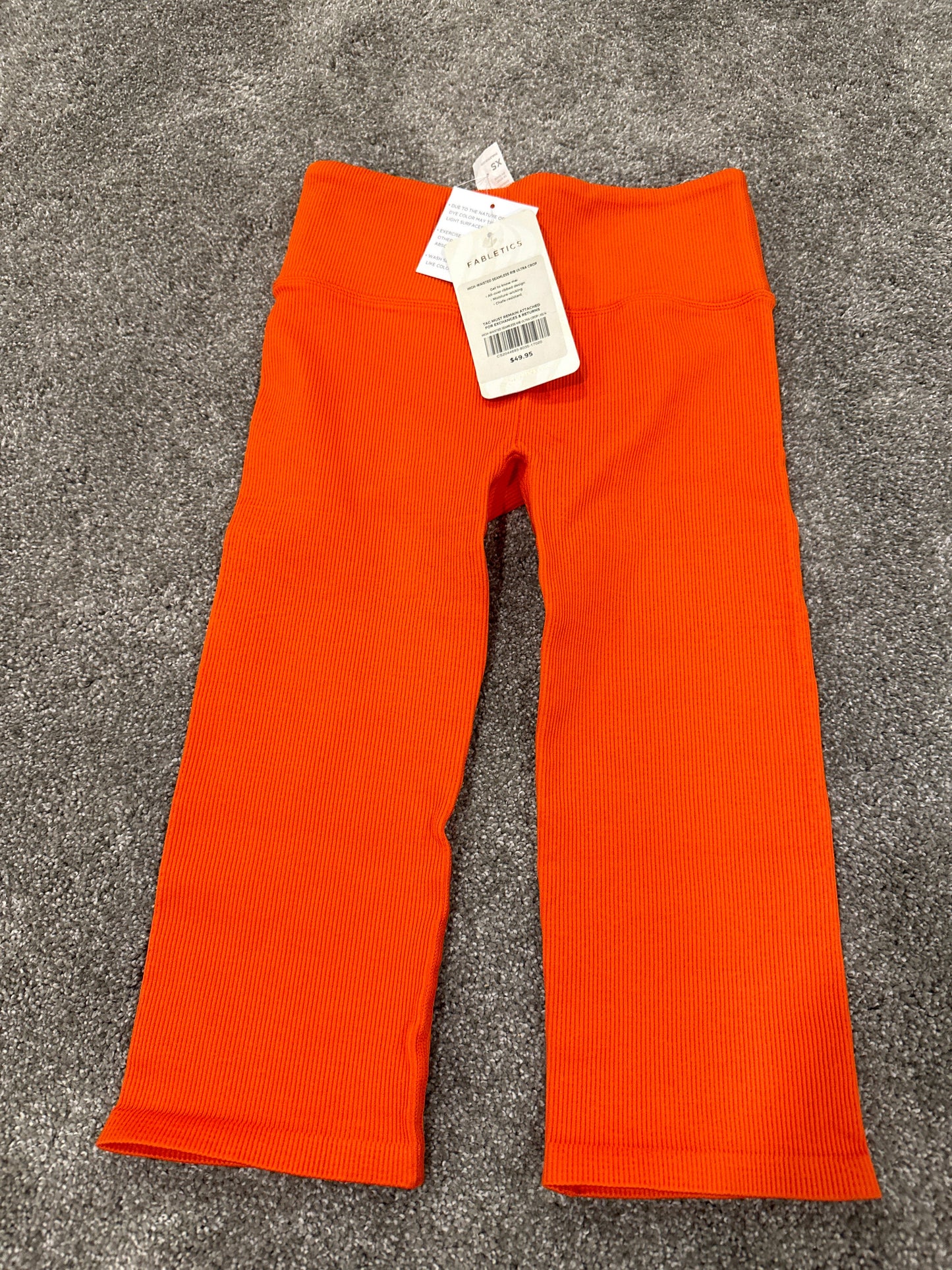 #133 NWT Fabletics XS Cropped Ribbed Leggings