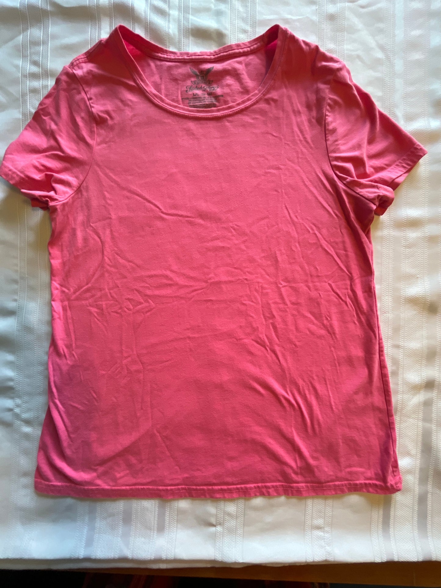 #43 Women’s large RED tee VGUC