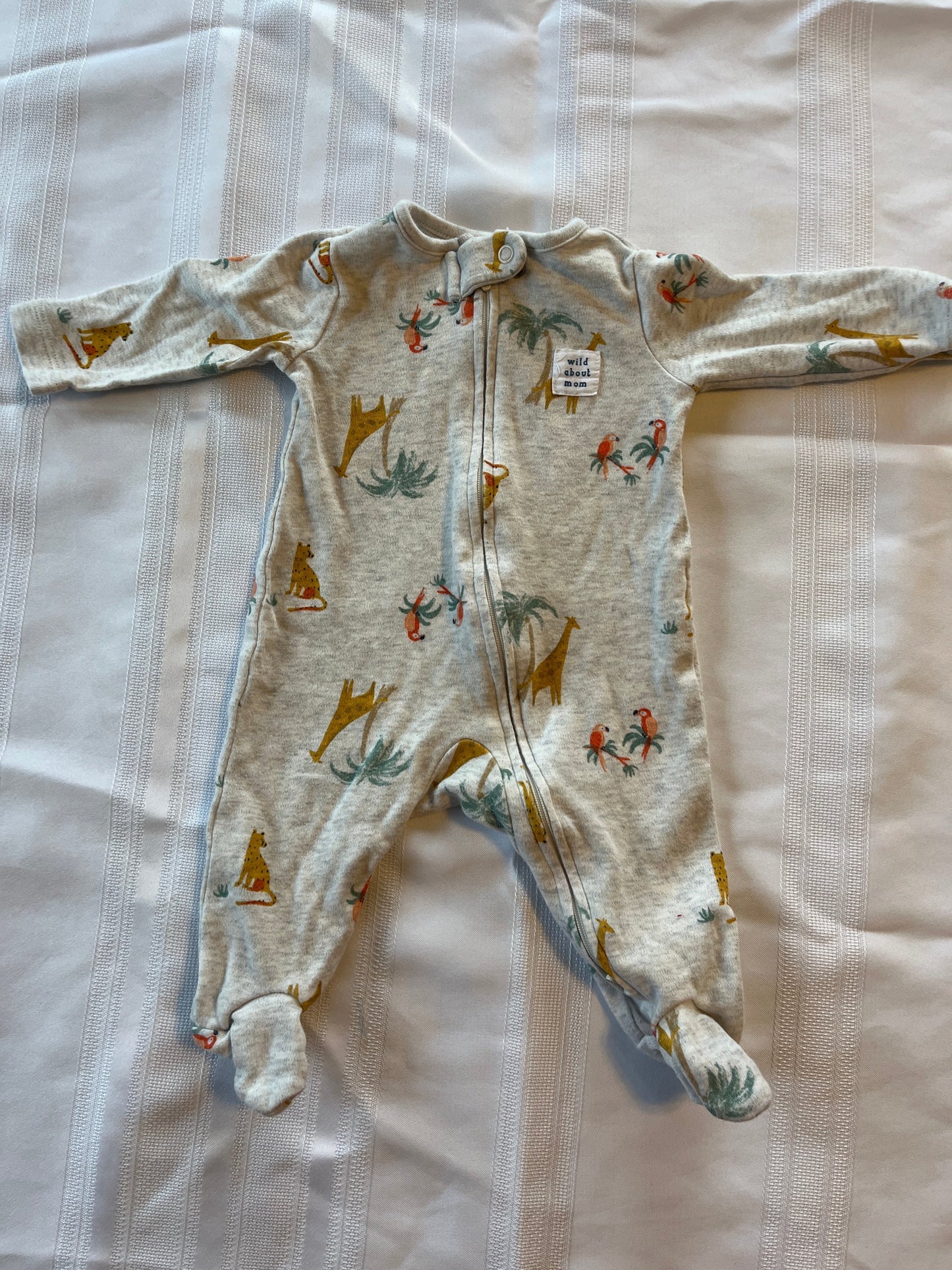 #29 3 mo Boys/girls Carters footed romper EUC