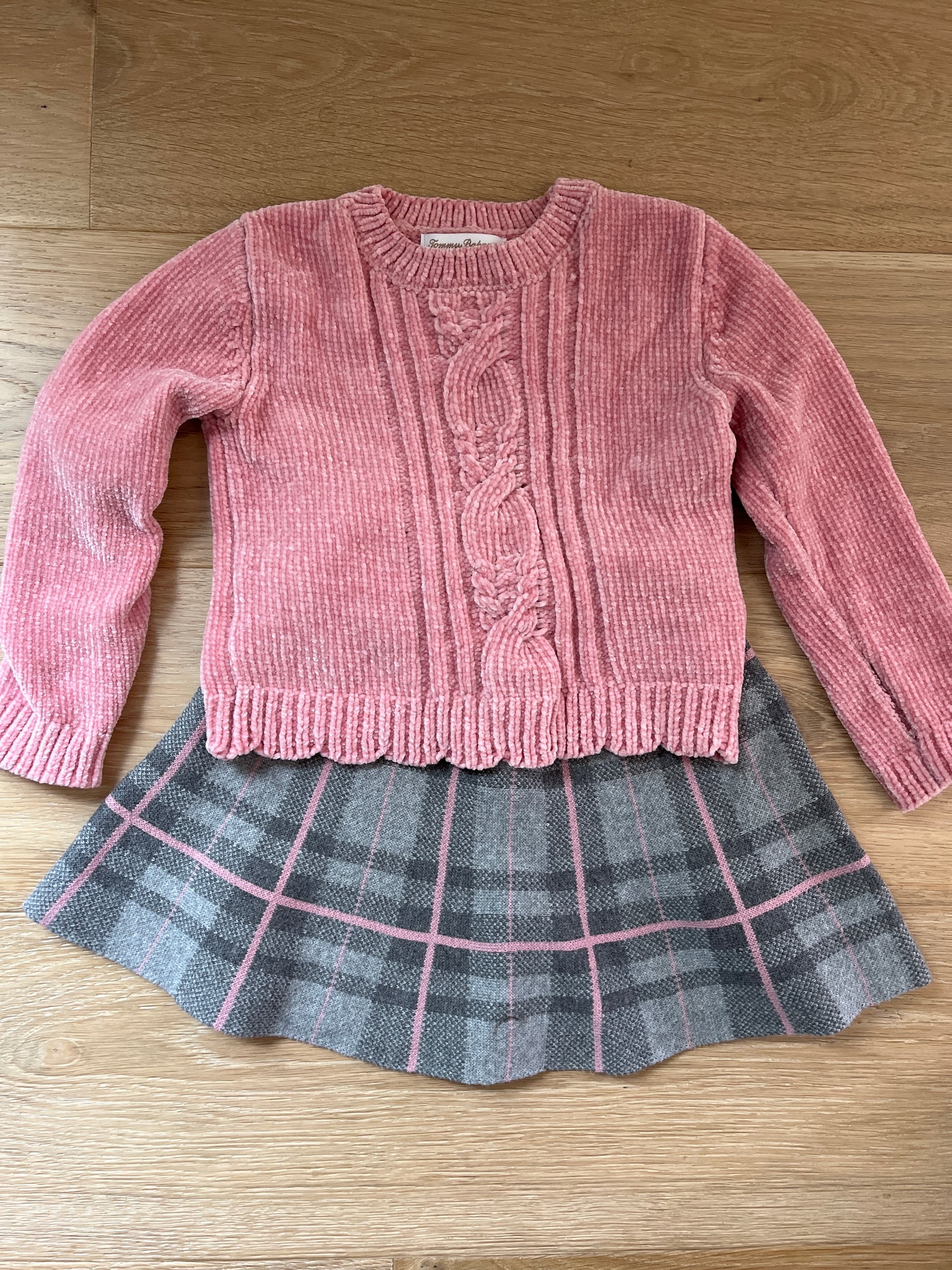 #110 Girls 4T Pink and Gray Sweater and Skirt Set